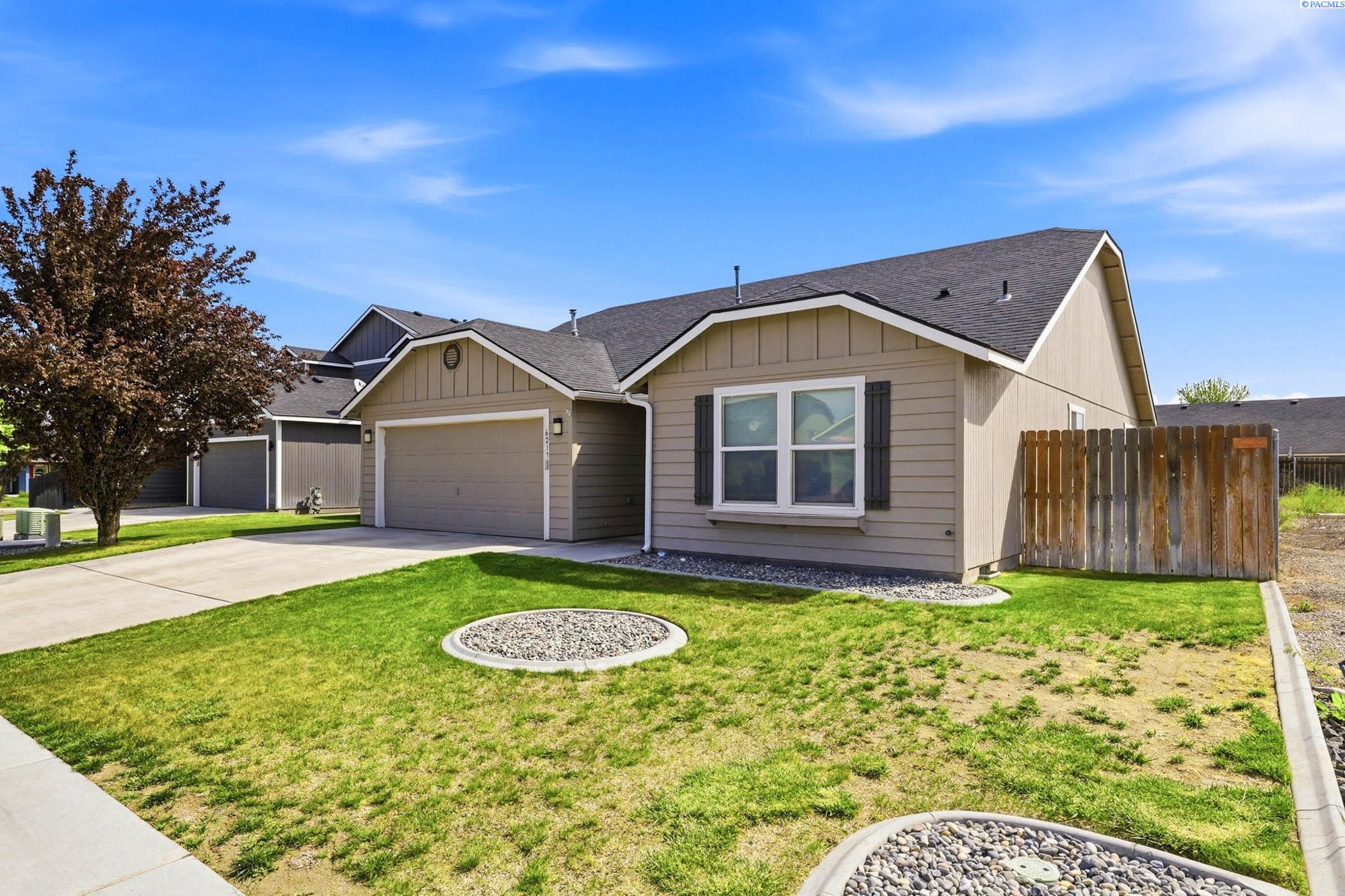 6217 Robert Wayne Dr, Pasco, WA 99301-8608