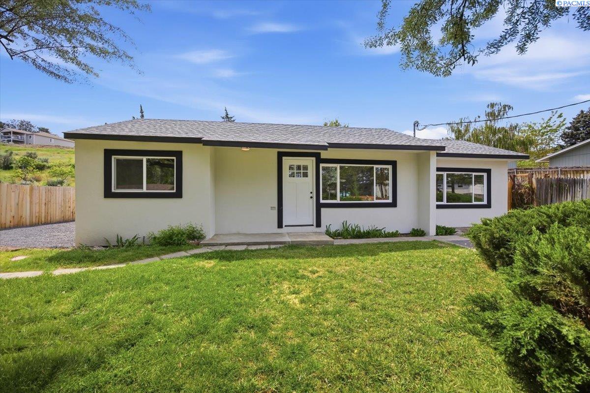 4379 Ironton Dr, West Richland, WA 99353