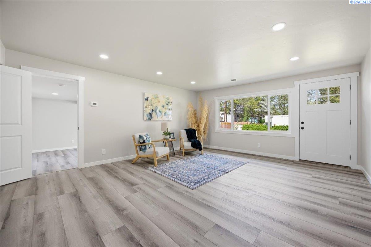 4379 Ironton Dr, West Richland, WA 99353