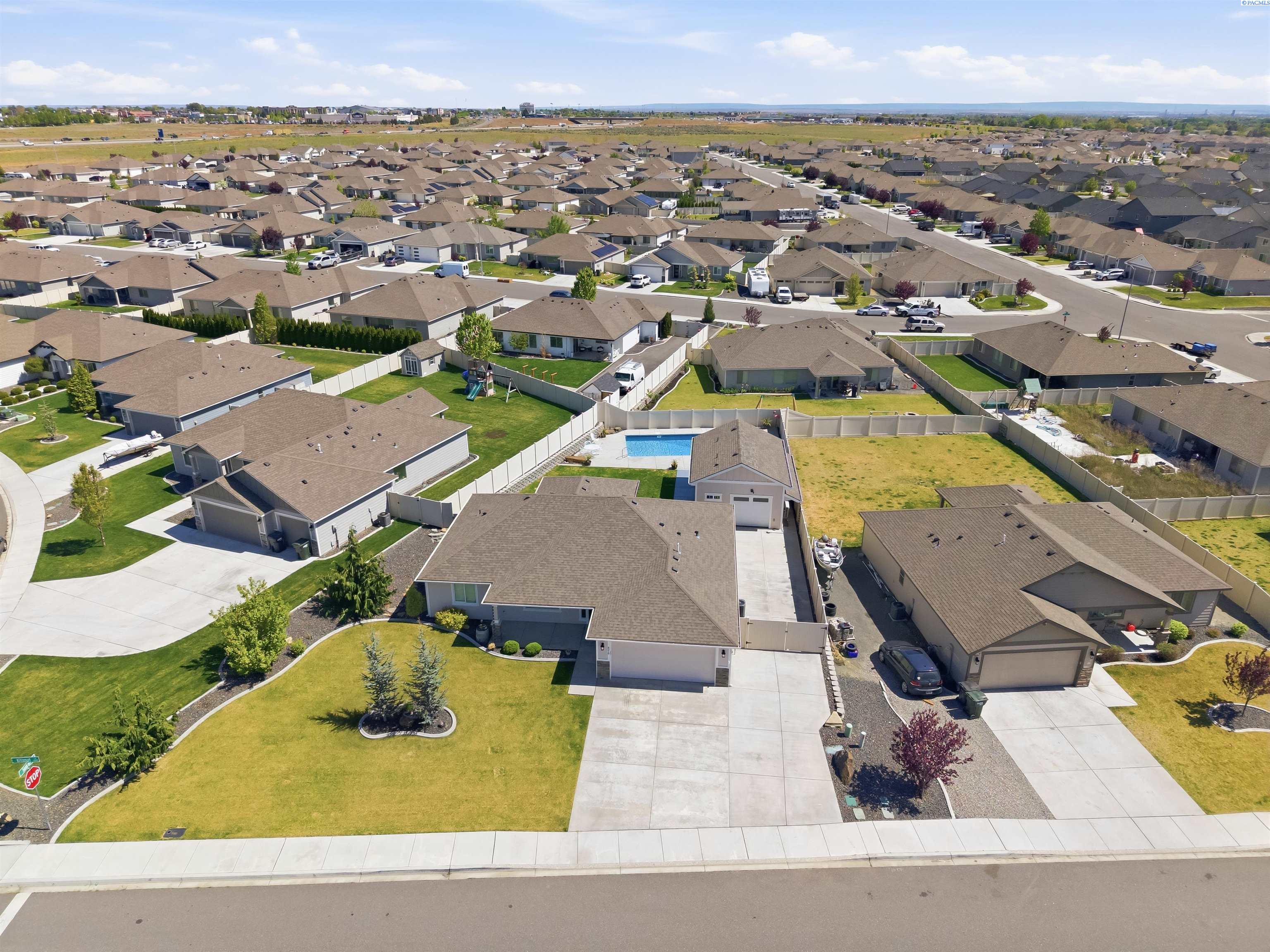 4219 Kitimat Ln, Pasco, WA 99301