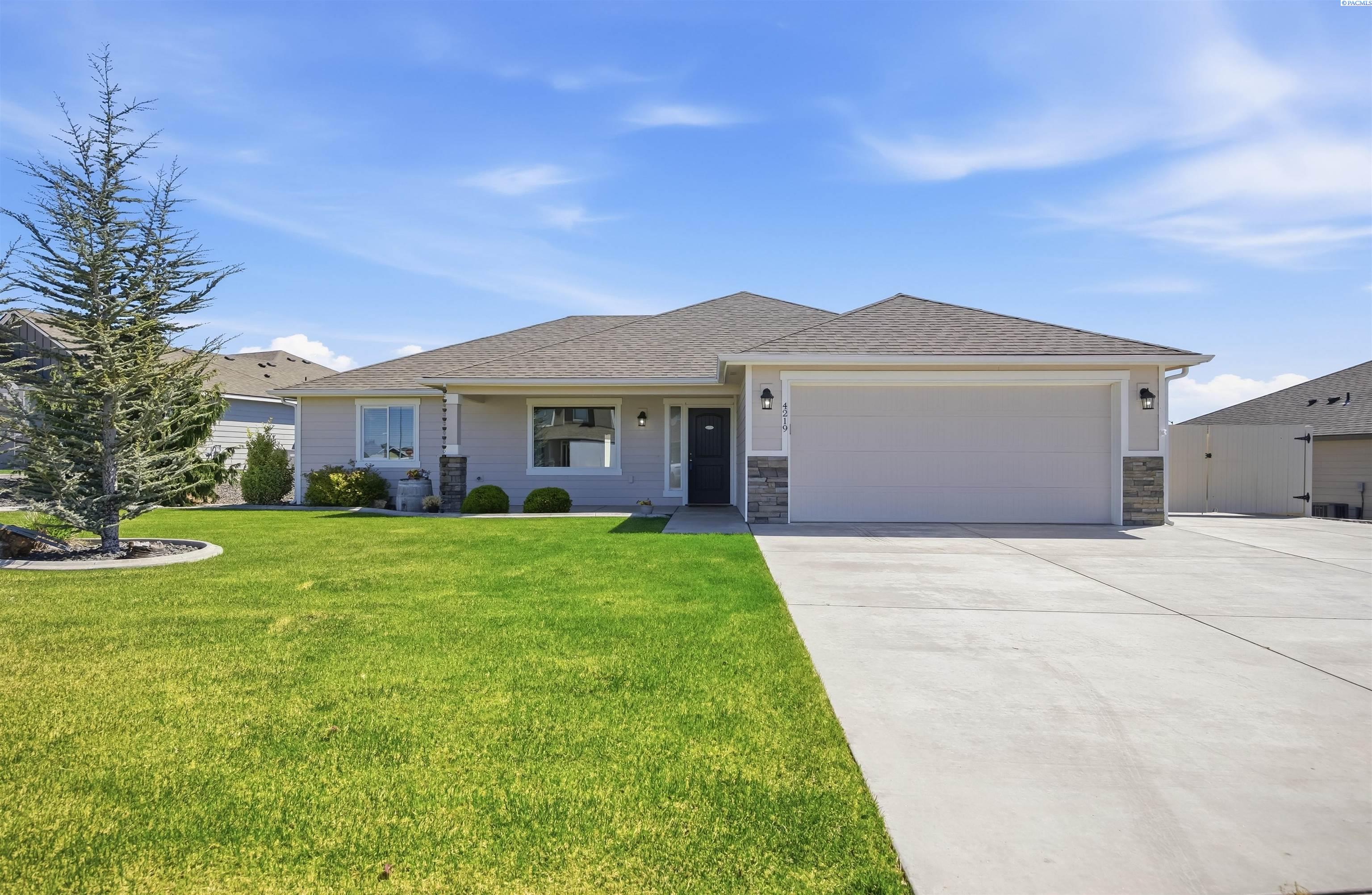 4219 Kitimat Ln, Pasco, WA 99301