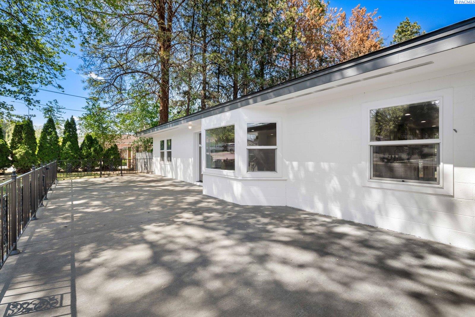 3232 7th Ave, Kennewick, WA 99336