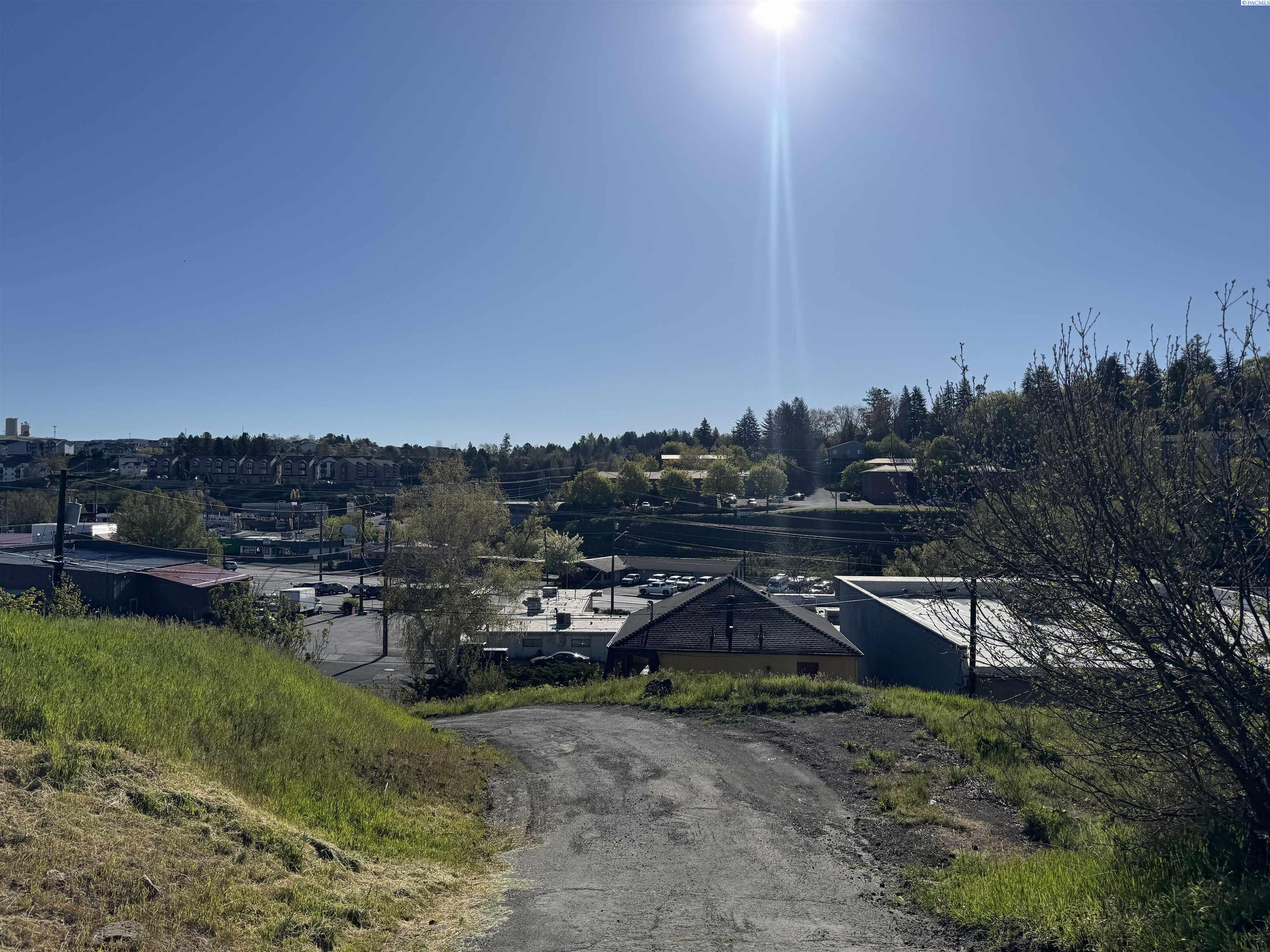 129 True , Pullman, WA 99163