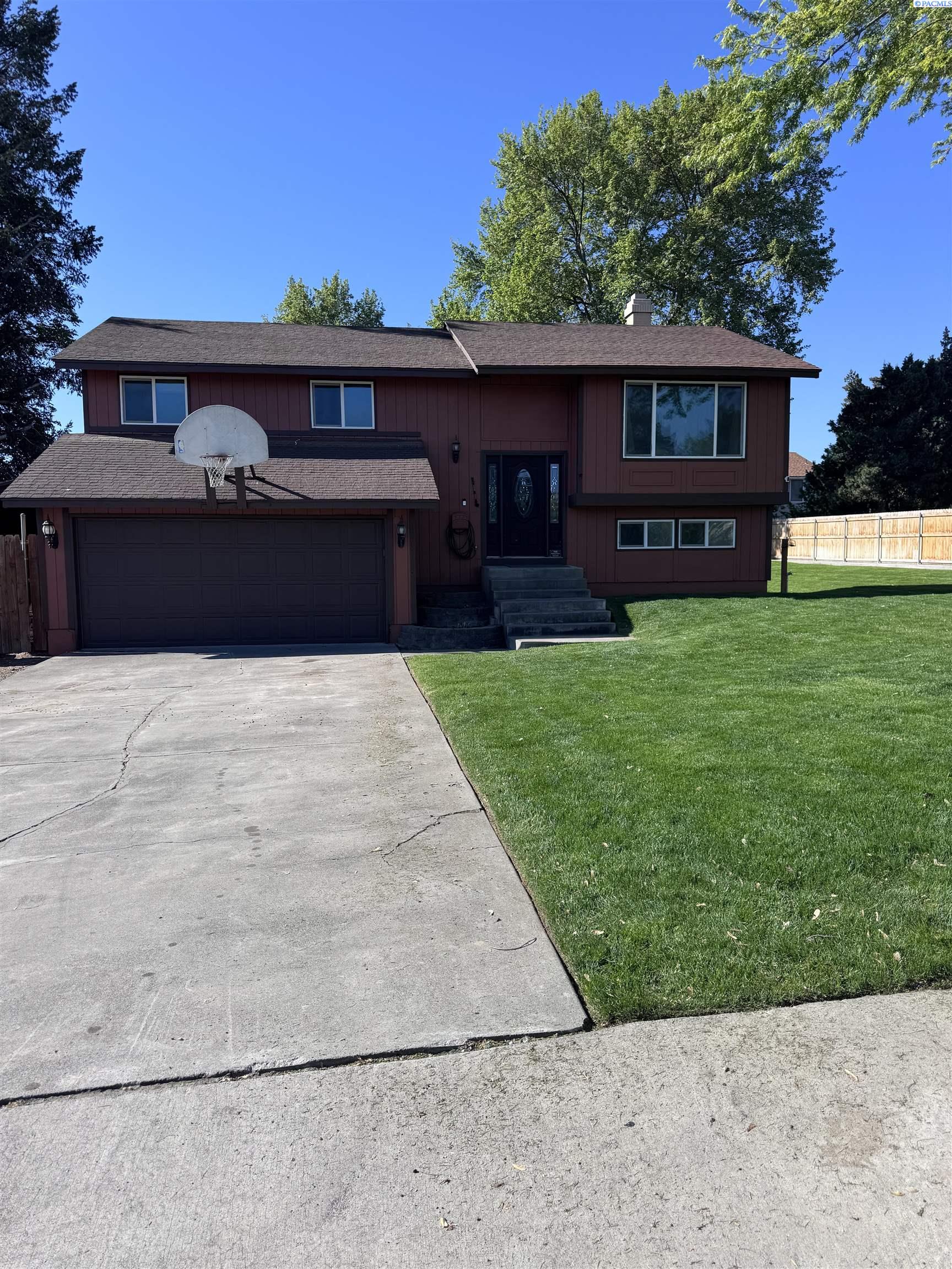 1201 W 17th Pl, Kennewick, WA 99337