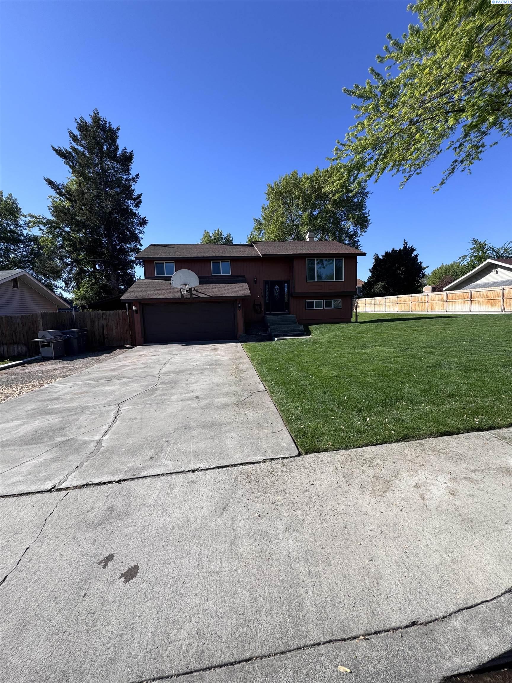 1201 W 17th Pl, Kennewick, WA 99337