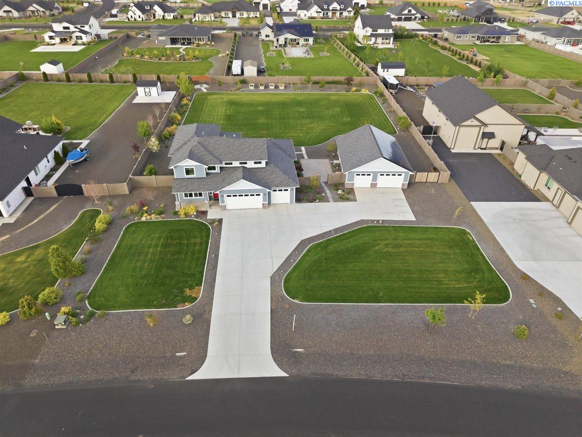 13934 Furlong Ln, Kennewick, WA 99338
