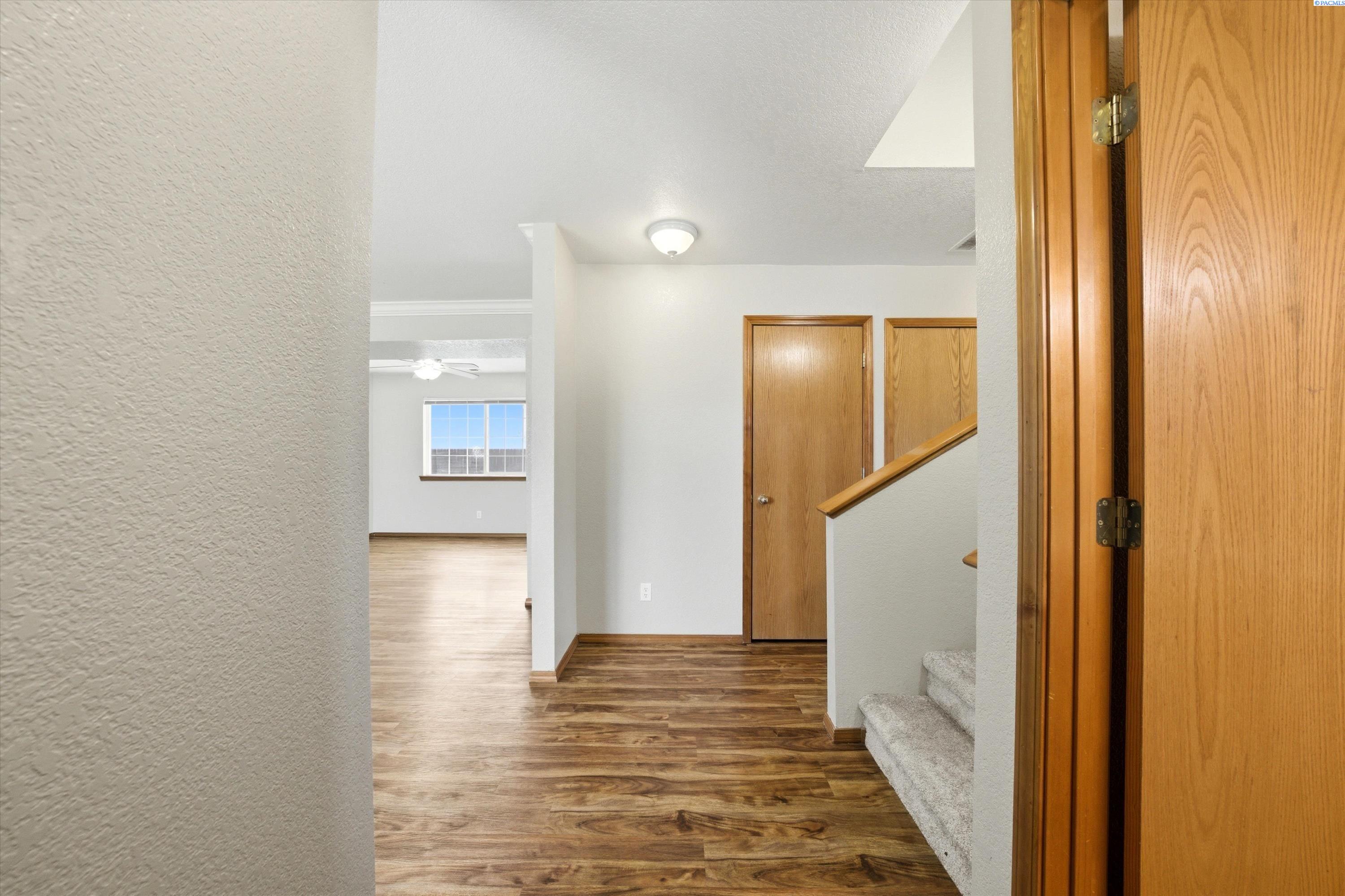 5203 Holly Way, West Richland, WA 99353