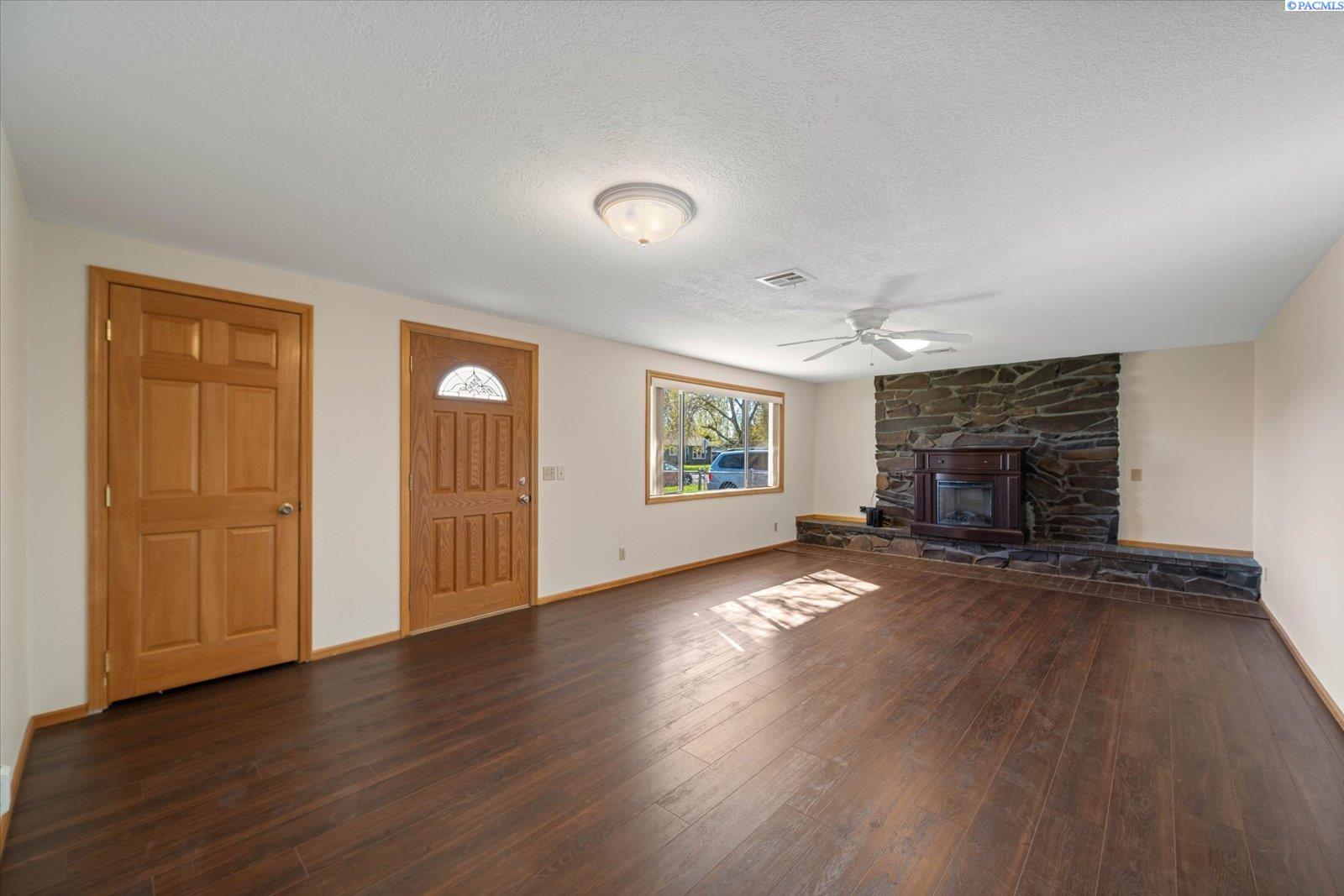 1211 Birch Ave, Richland, WA 99354
