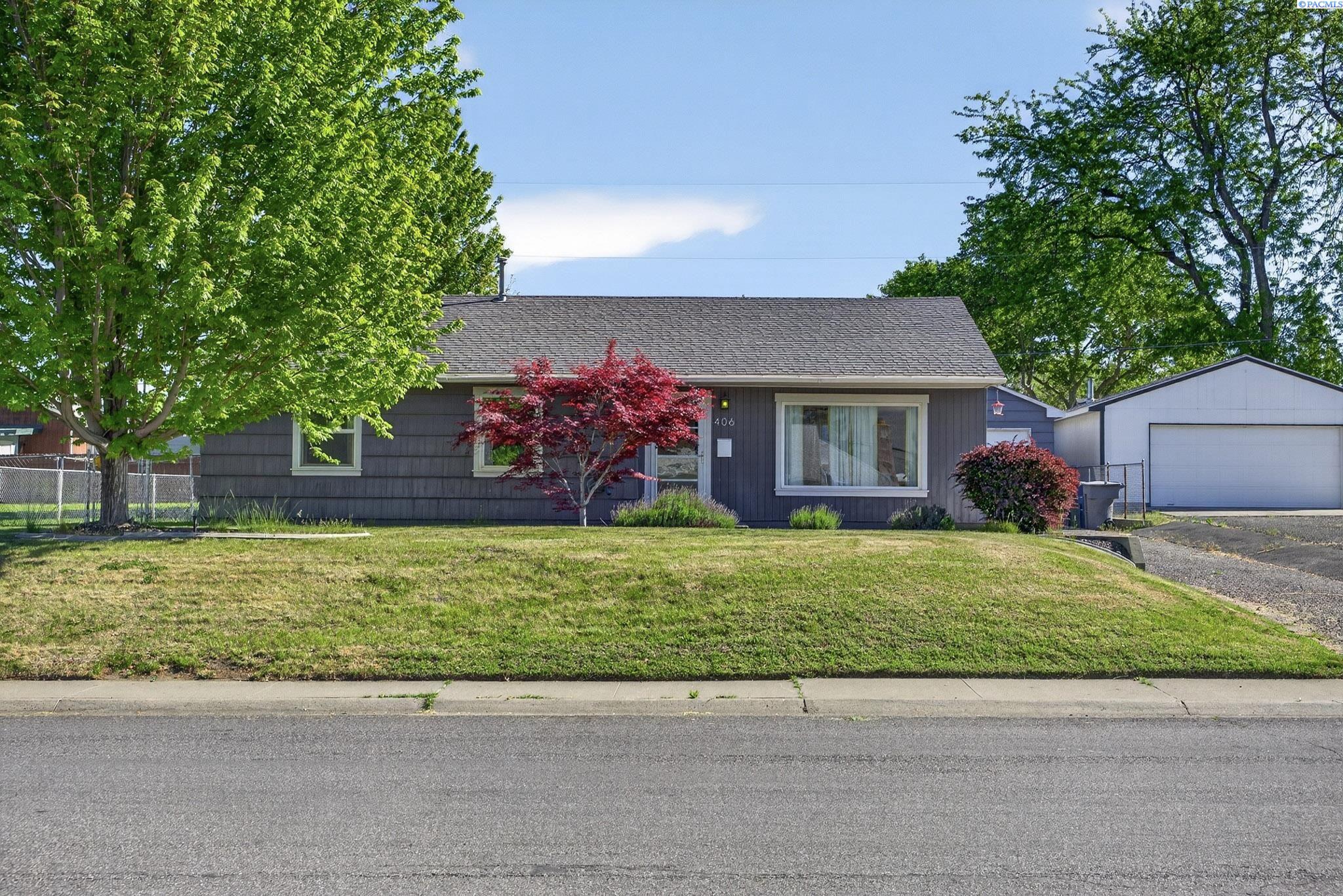 406 Cottonwood Dr, Richland, WA 99352