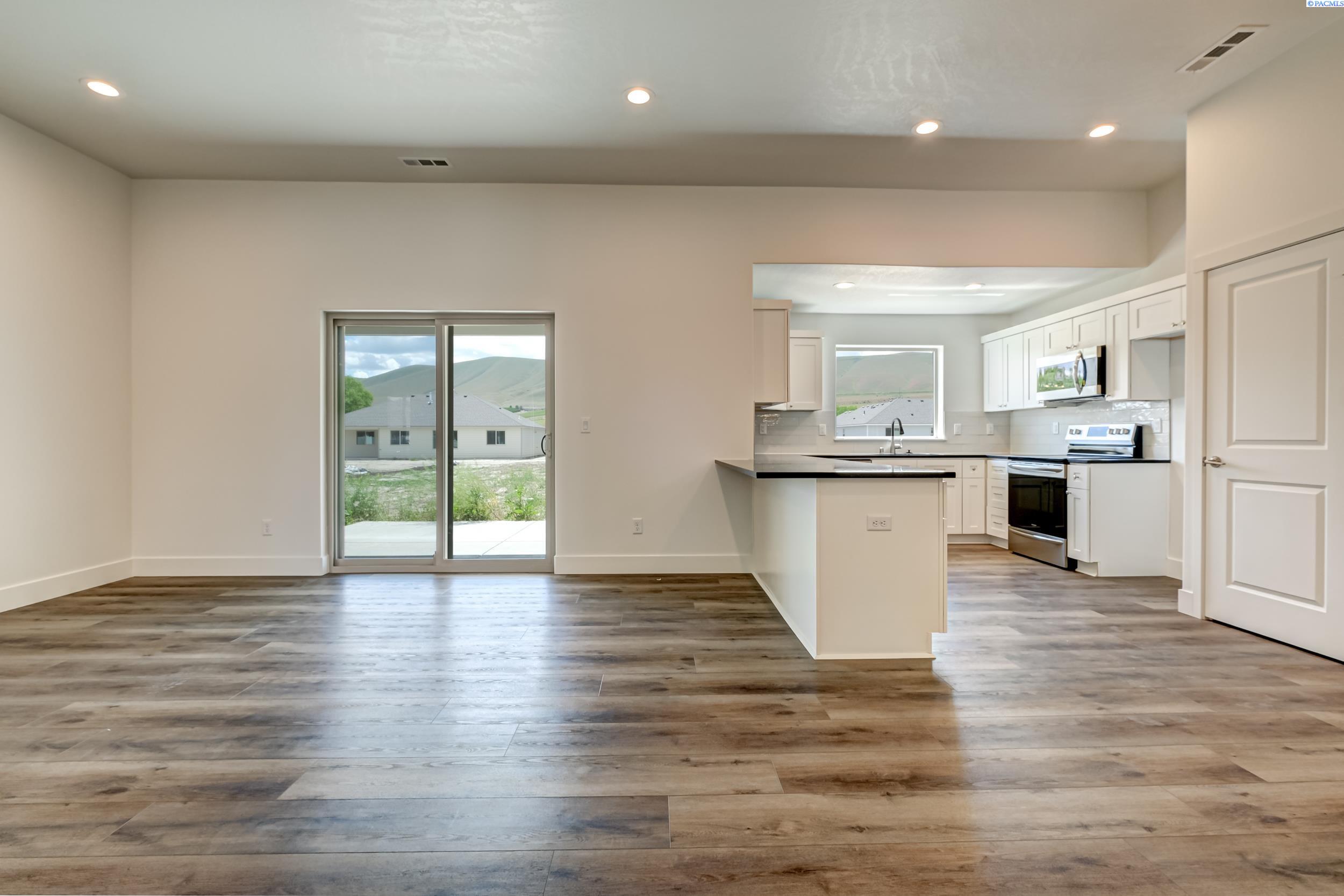 1609 Willow Way, Benton City, WA 99320