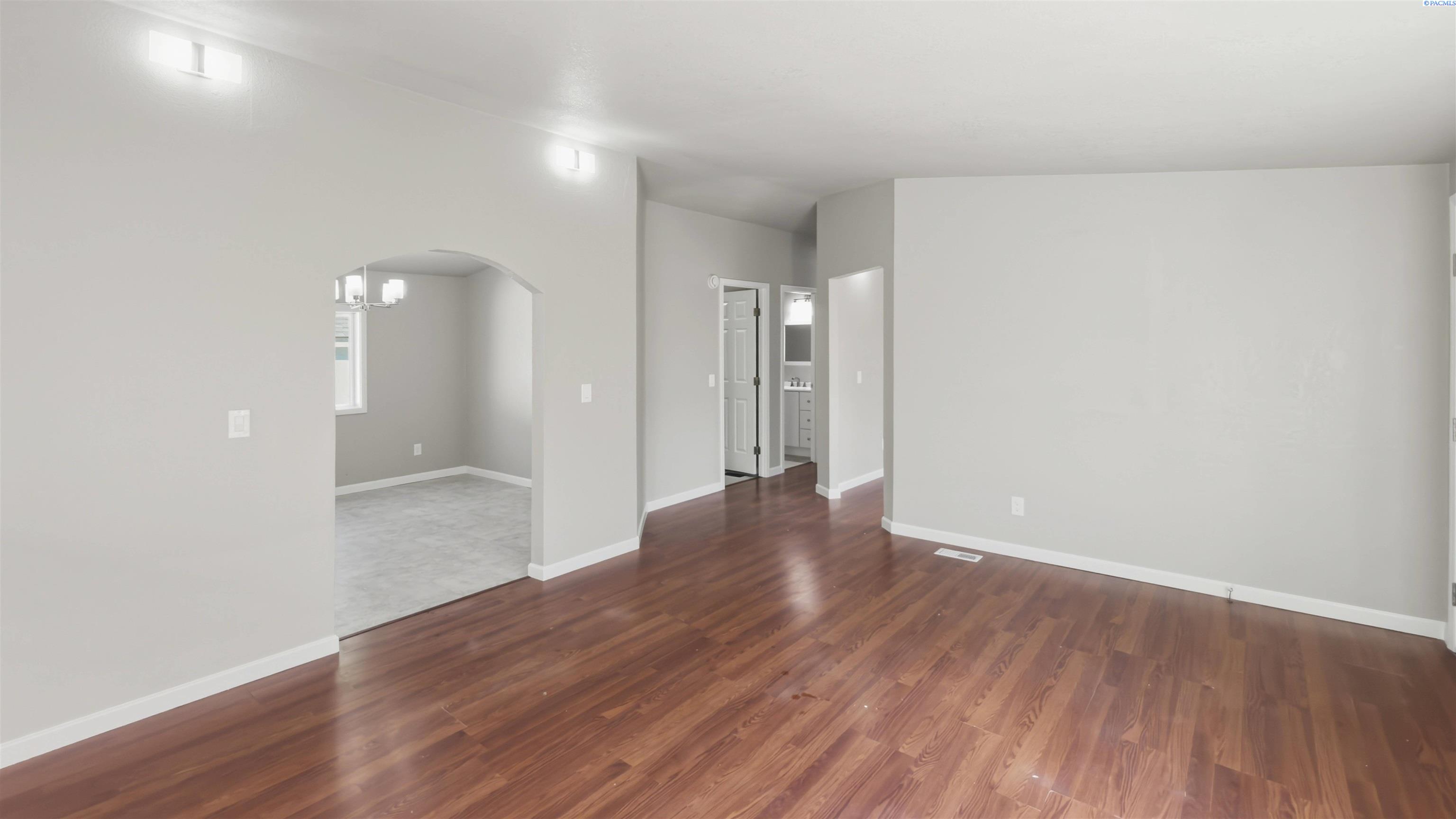 1418 Washington St, Pasco, WA 99301