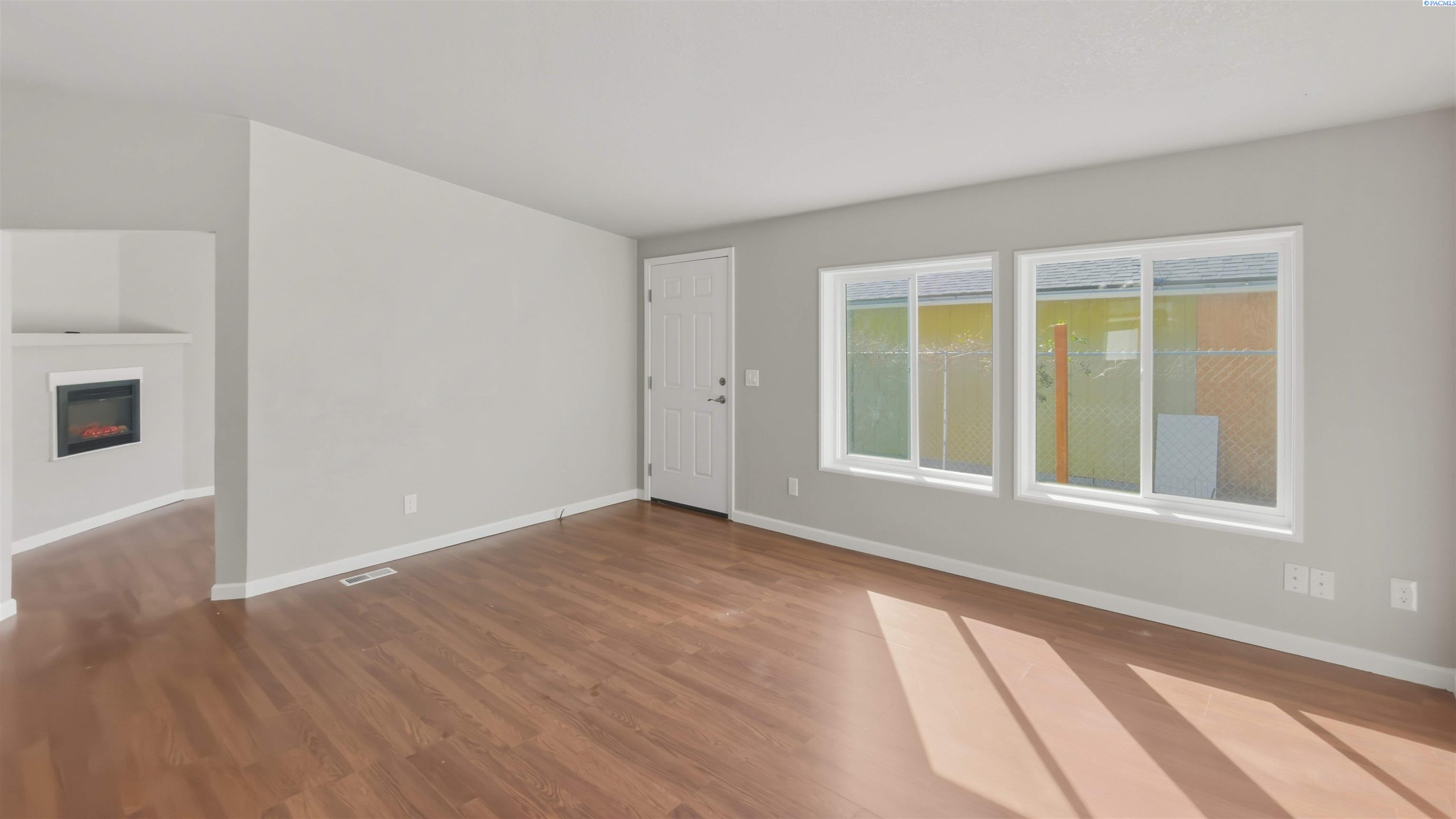 1418 Washington St, Pasco, WA 99301