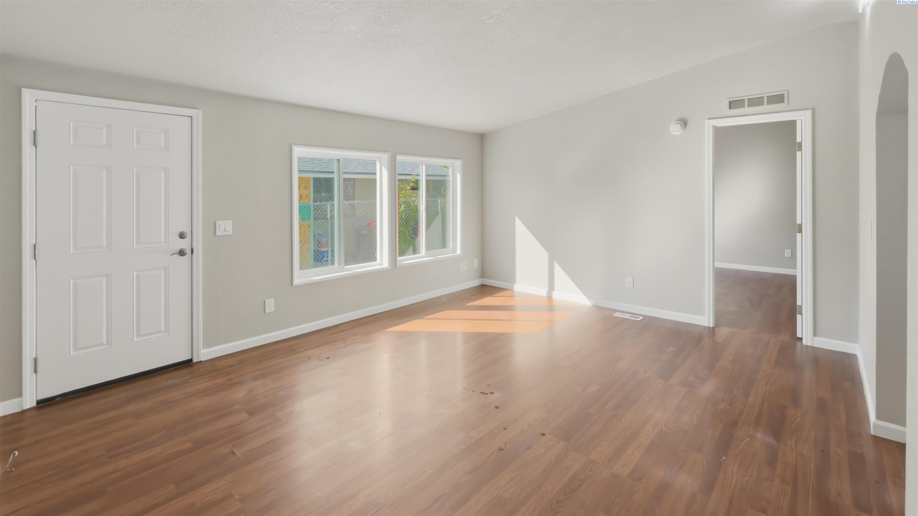 1418 Washington St, Pasco, WA 99301