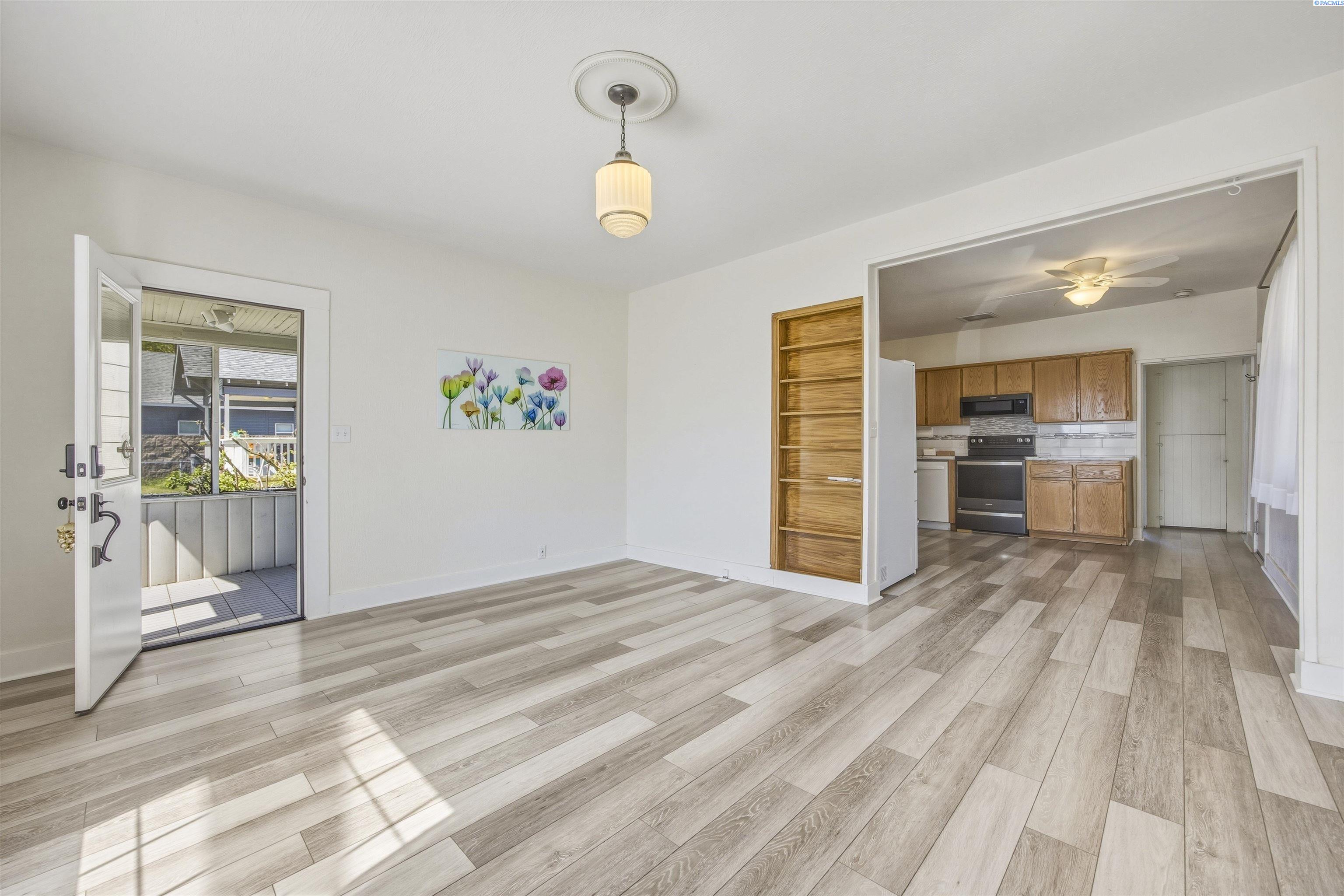 25 3rd Ave, Kennewick, WA 99336