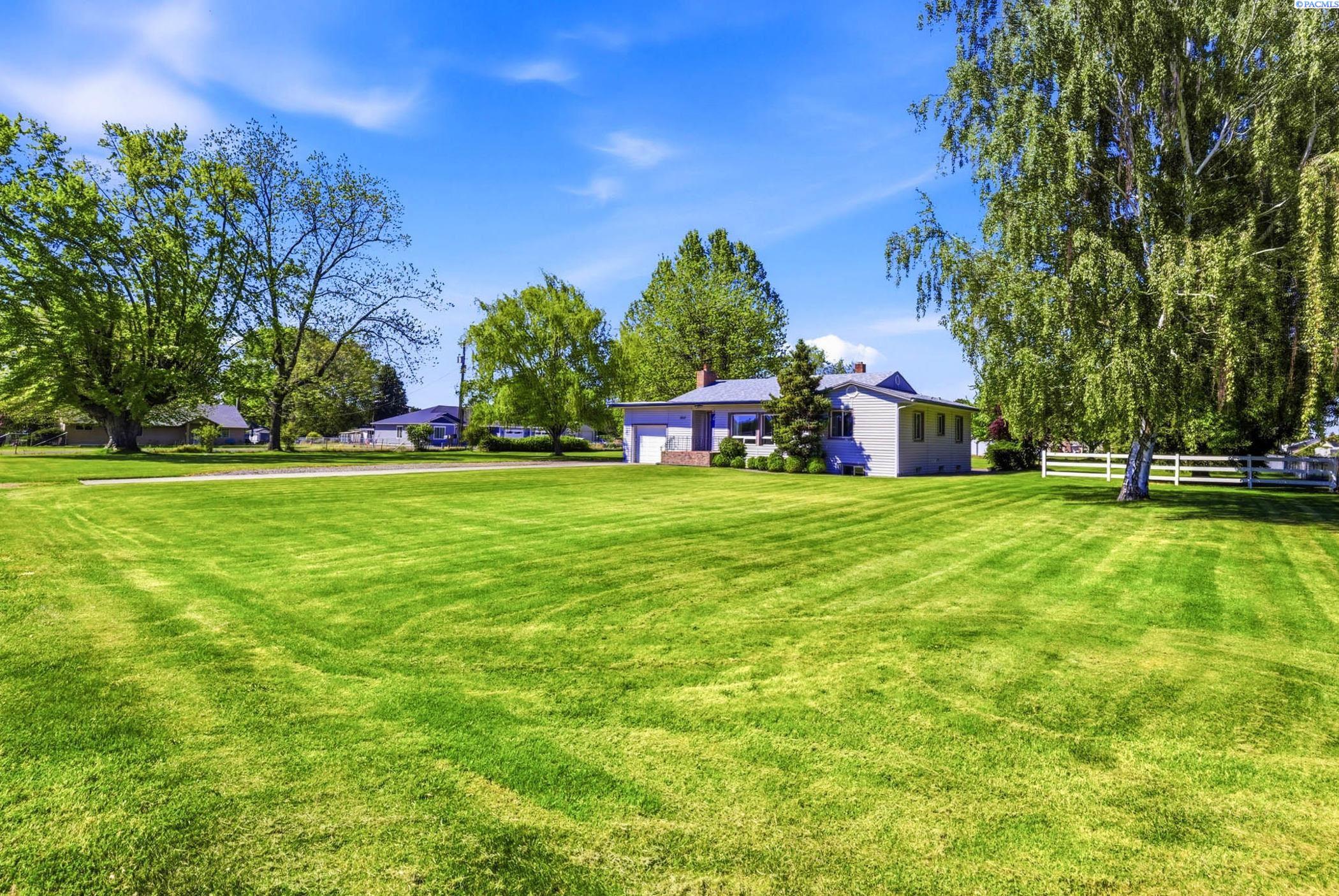 9517 Richardson Rd, Pasco, WA 99301