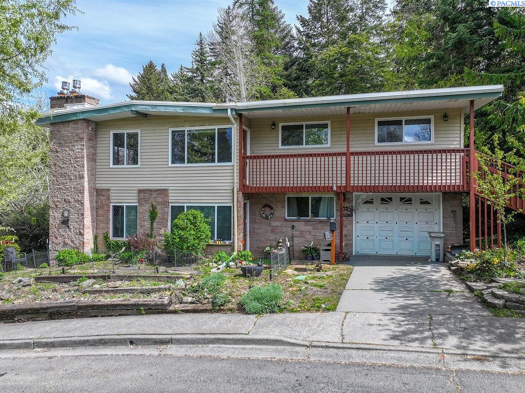 1280 NE Hillside Dr, Pullman WA 99163