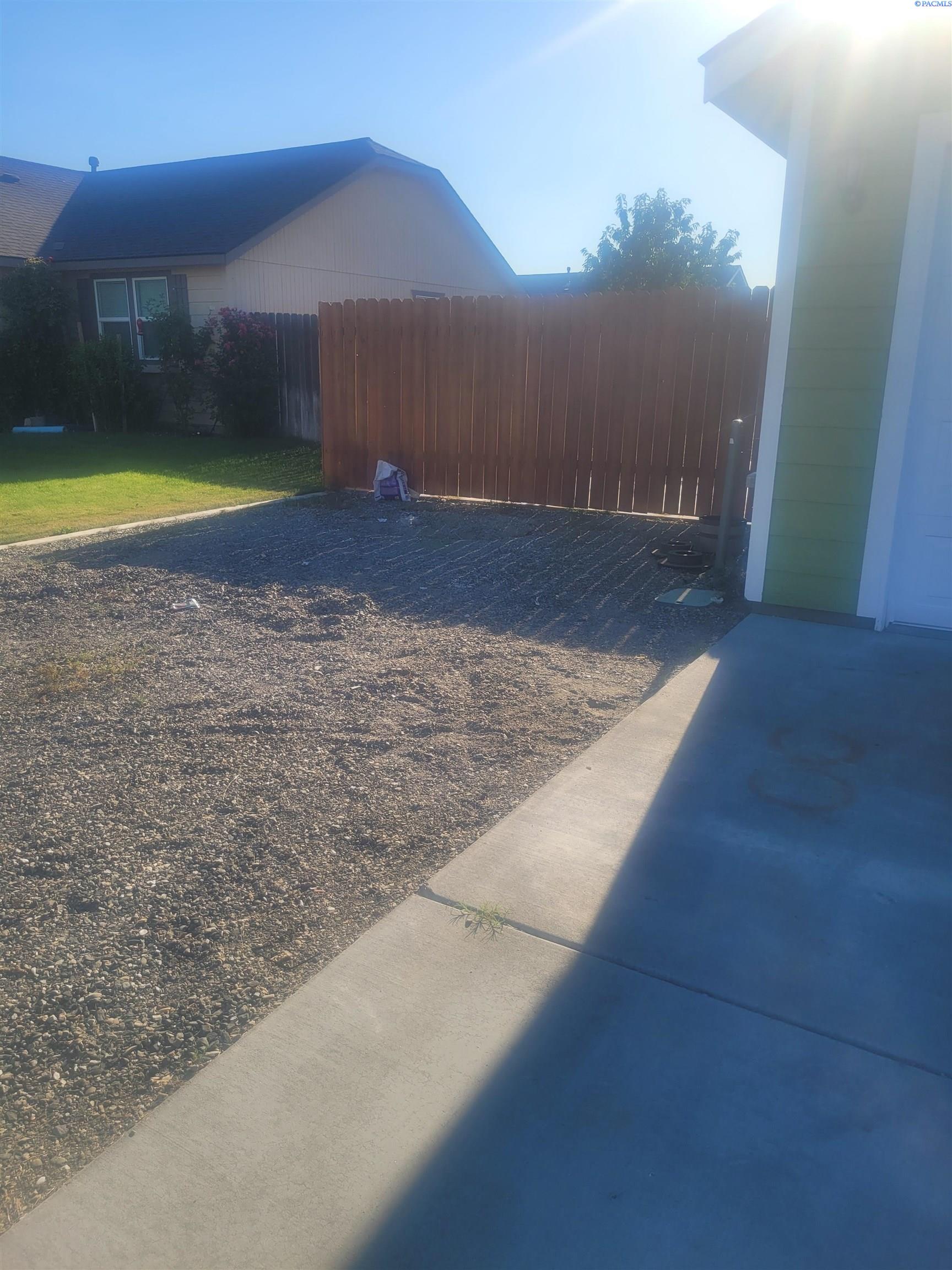 6103 Maryhill , Pasco, WA 99301