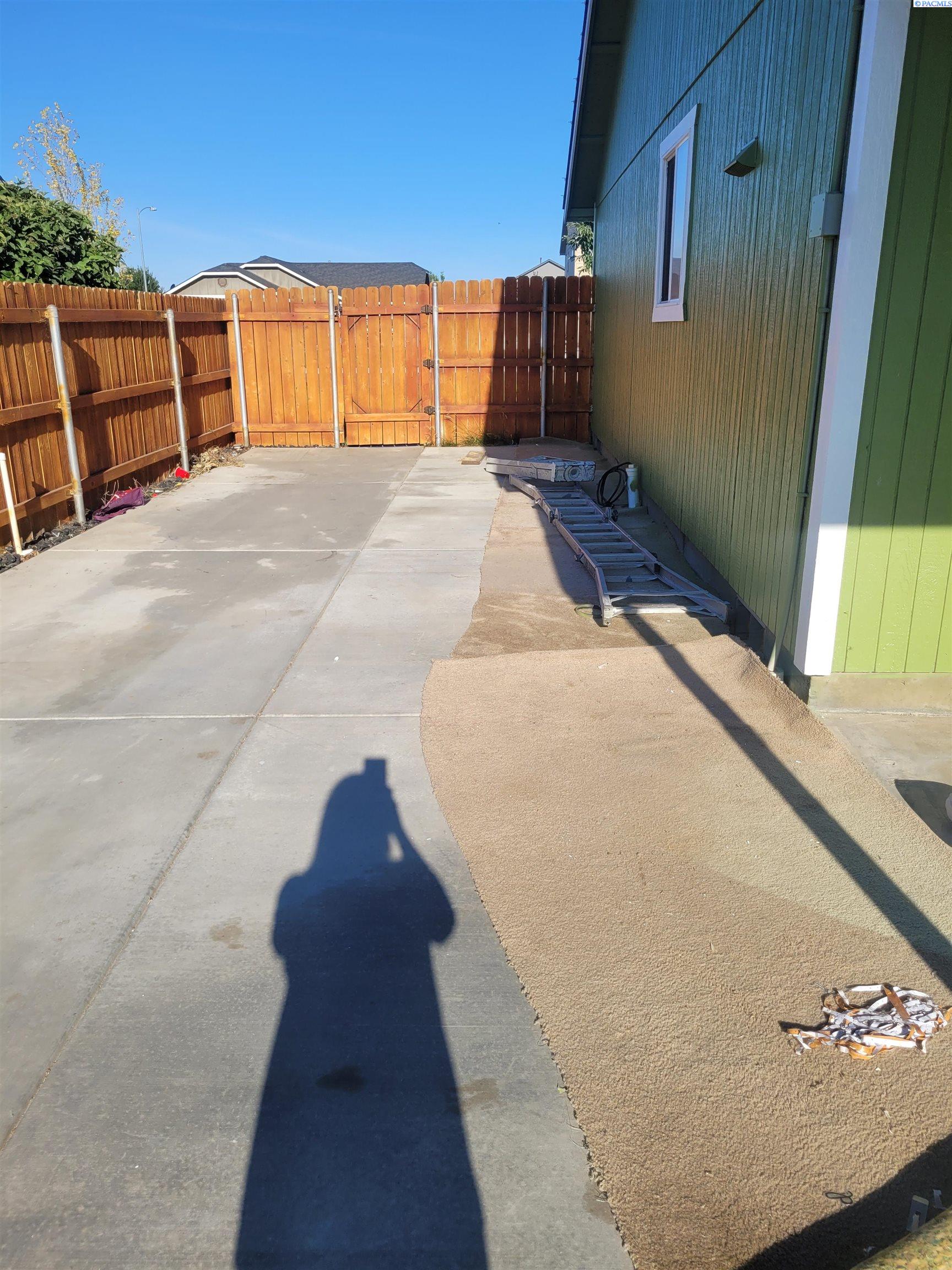 6103 Maryhill , Pasco, WA 99301