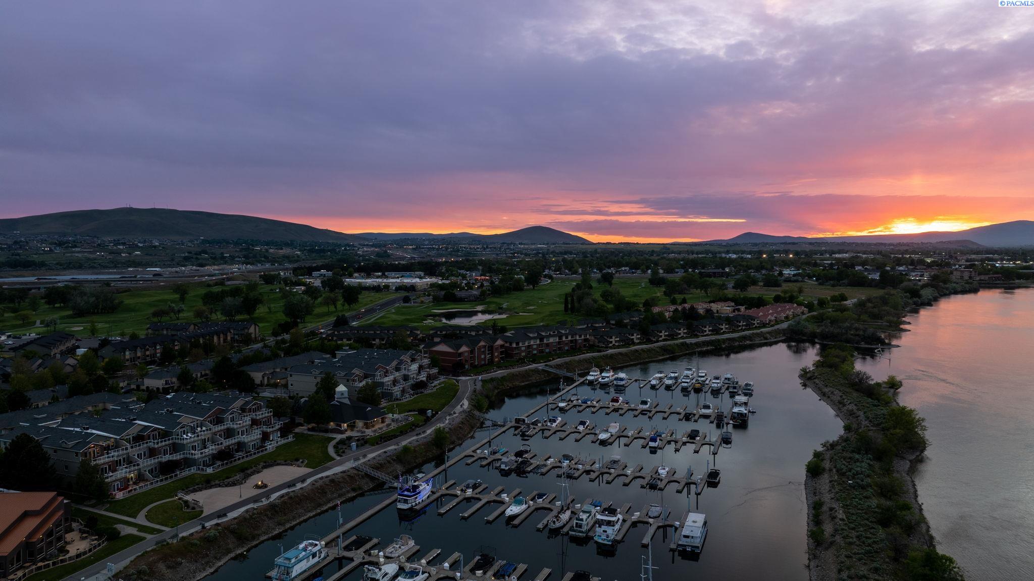 386 Columbia Point Dr #305, Richland, WA 99352