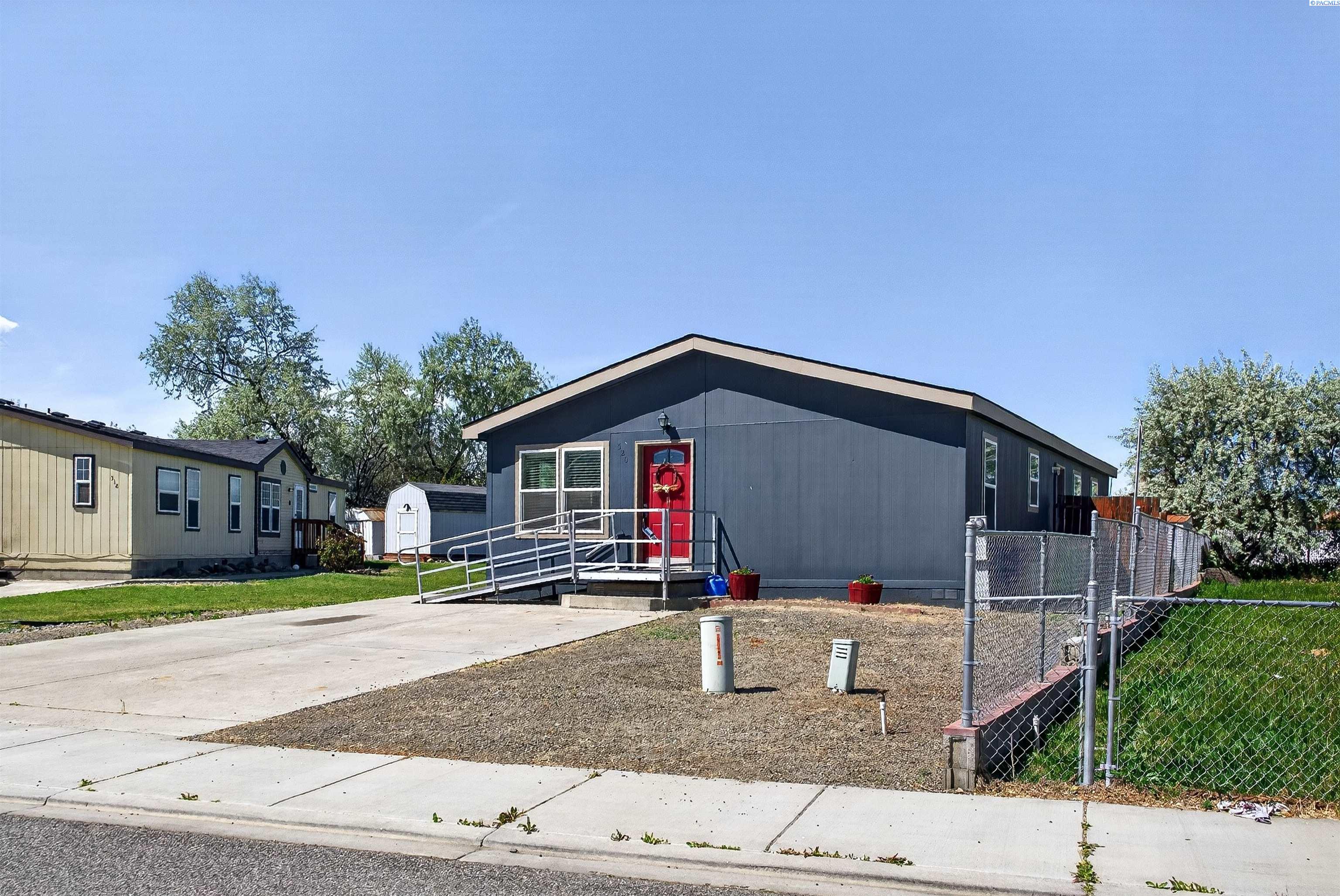 520 New Gate Dr, Prosser, WA 99350