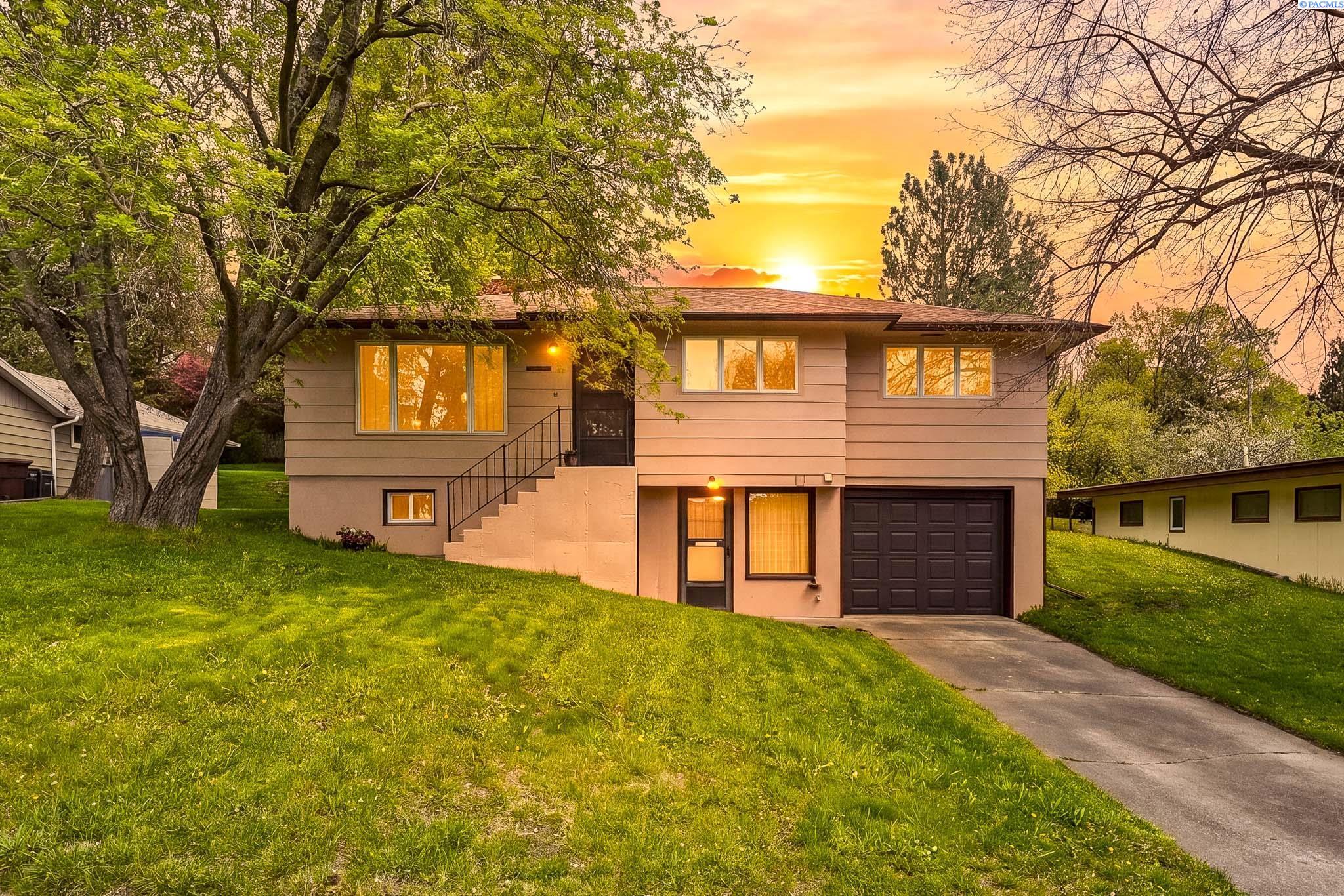 1210 NW Clifford St, Pullman WA 99163-3304