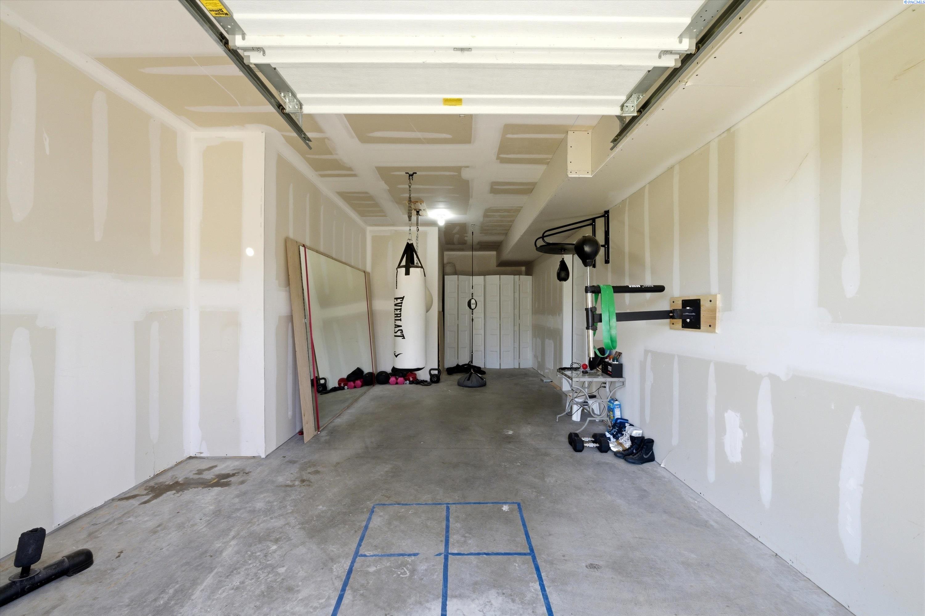 14319 Grandview Ln, Kennewick, WA 99338