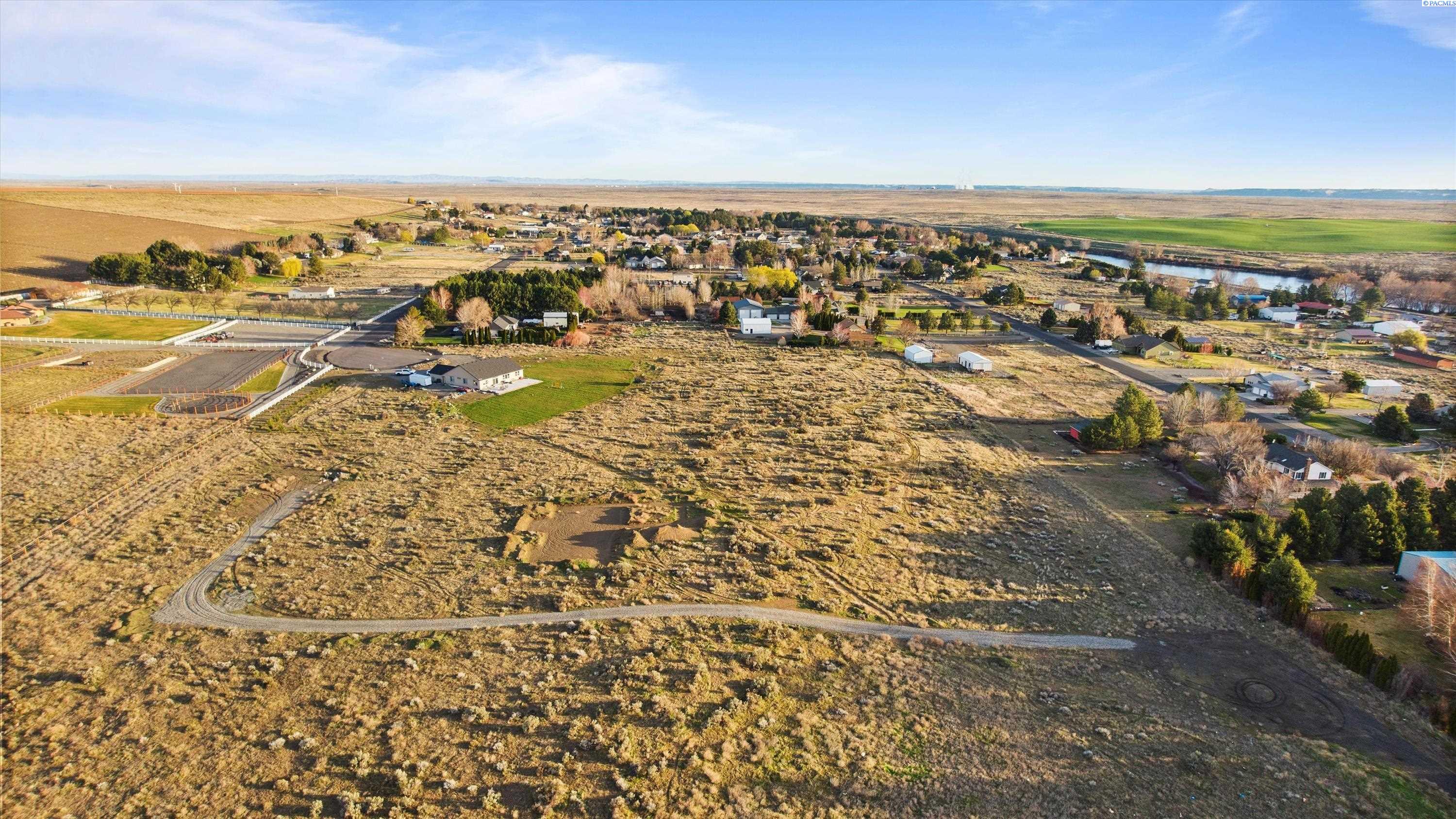 43703 Carel Ln, West Richland, WA 99353