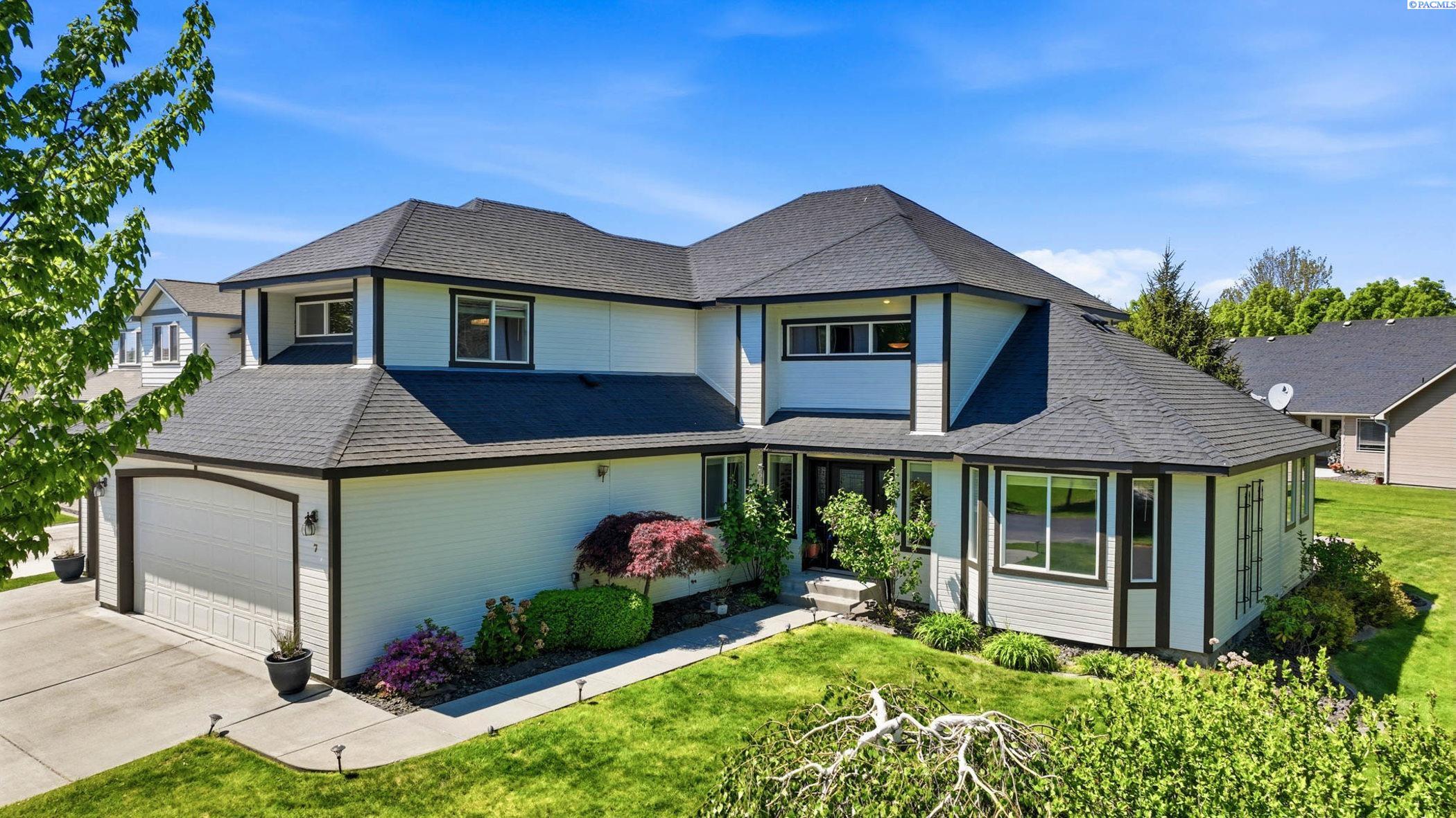 7 Buttercup Ct, Pasco, WA 99301