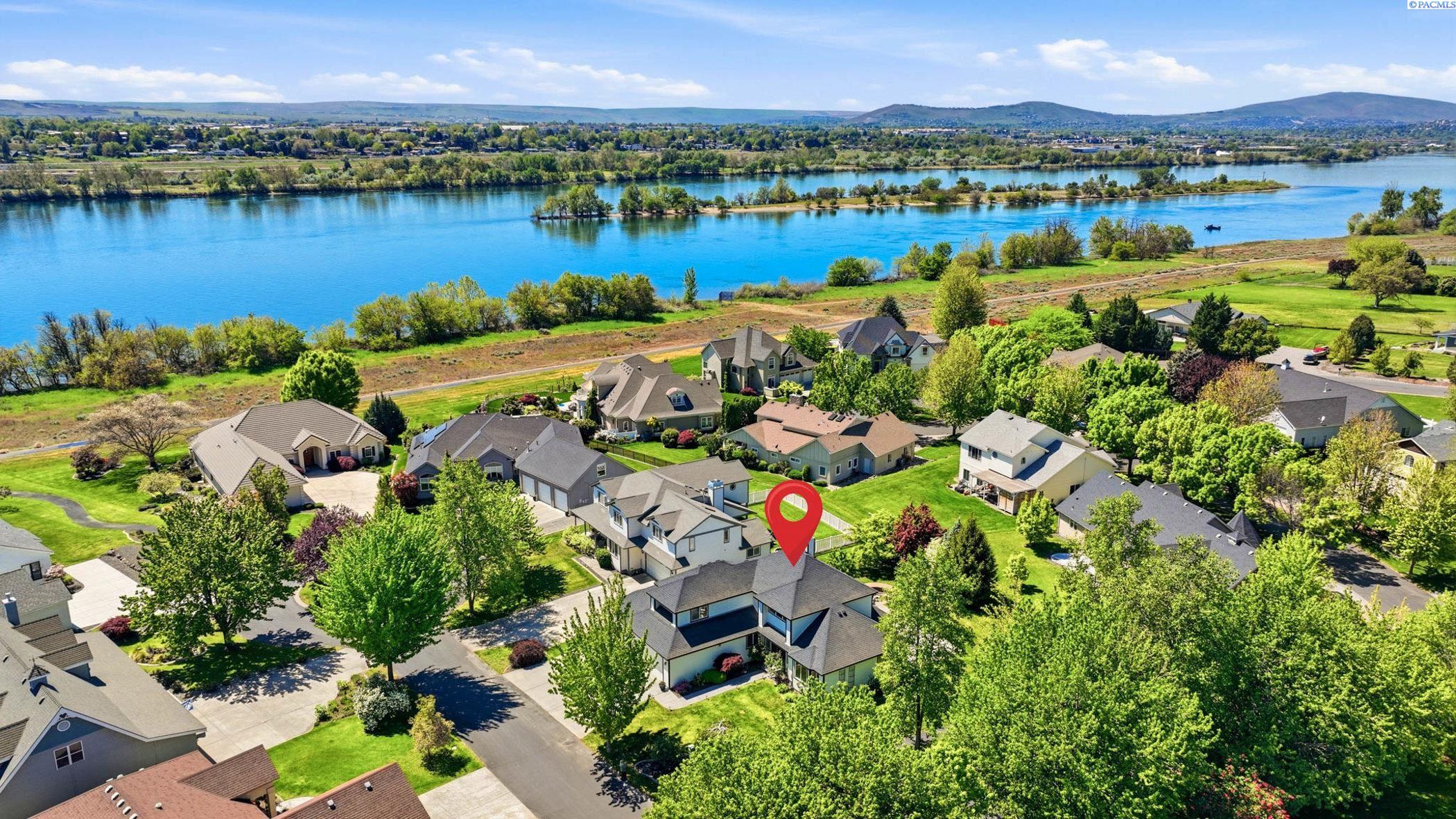 7 Buttercup Ct, Pasco, WA 99301