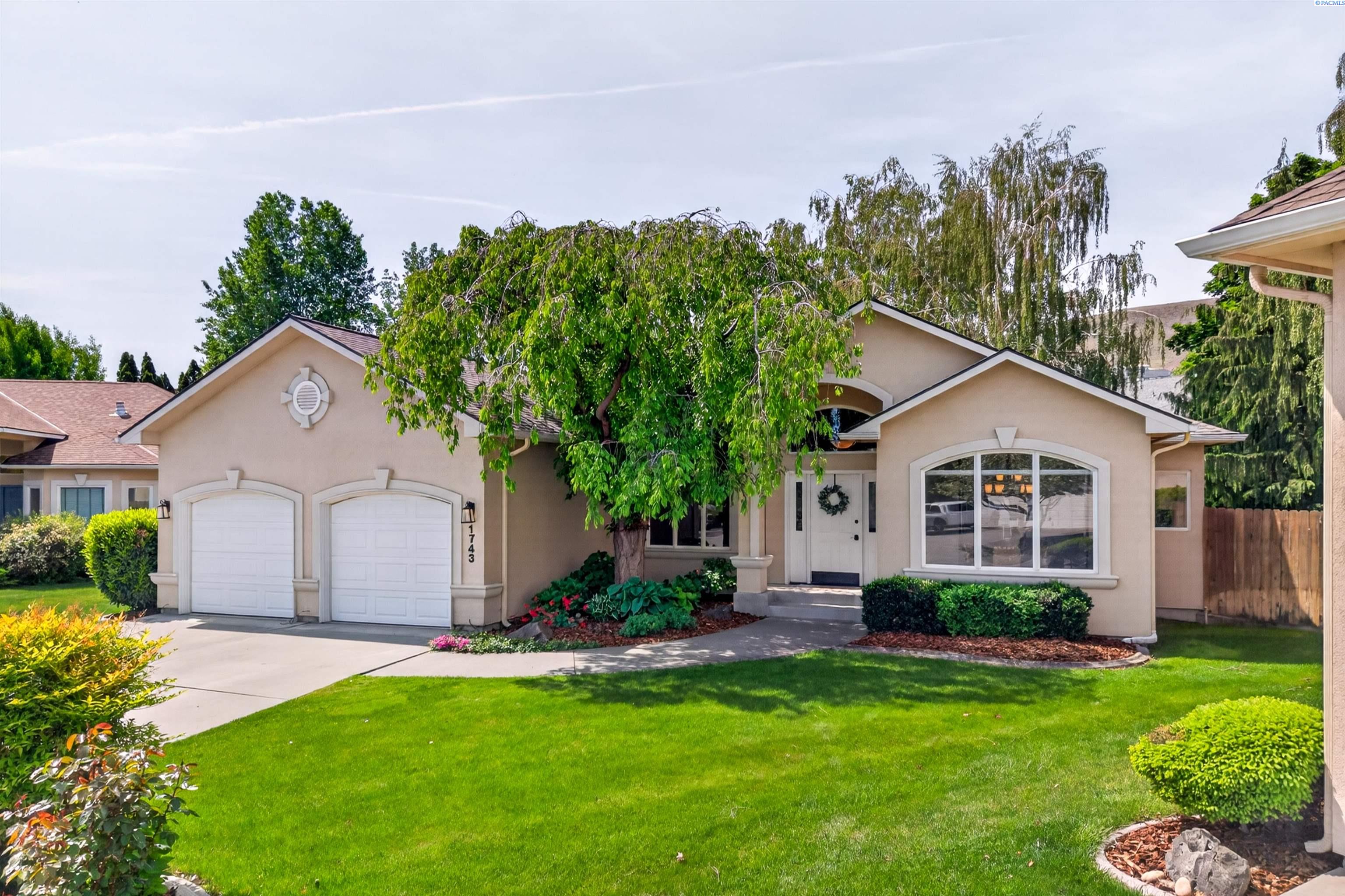 1743 Pinot Ct, Richland, WA 99352