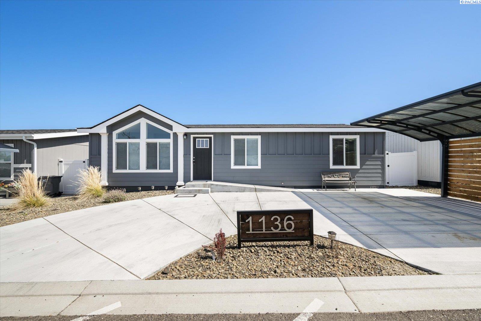 1136 Harrison Pl, Kennewick, WA 99336