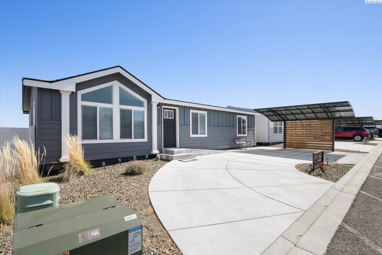 1136 Harrison Pl, Kennewick, WA 99336