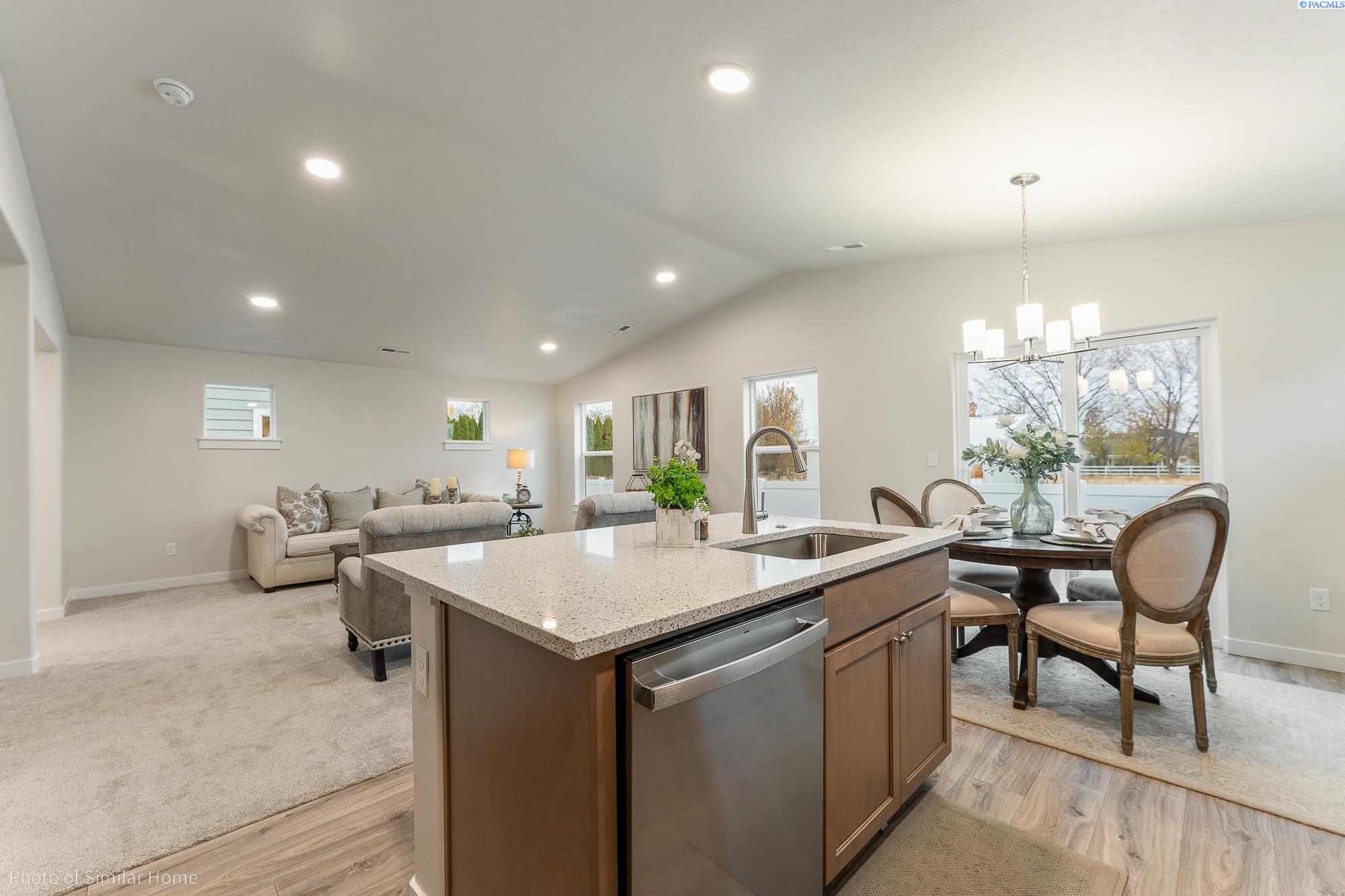 680 Snowking , Richland, WA 99352