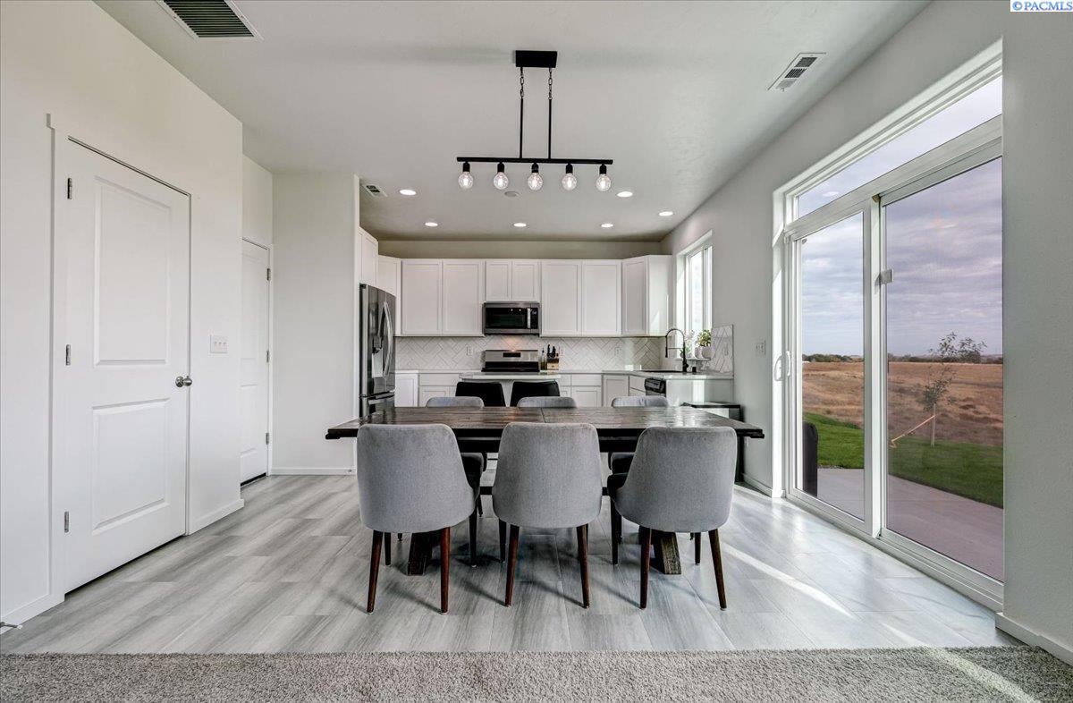 6109 Tarsus Ln, Pasco, WA 99301