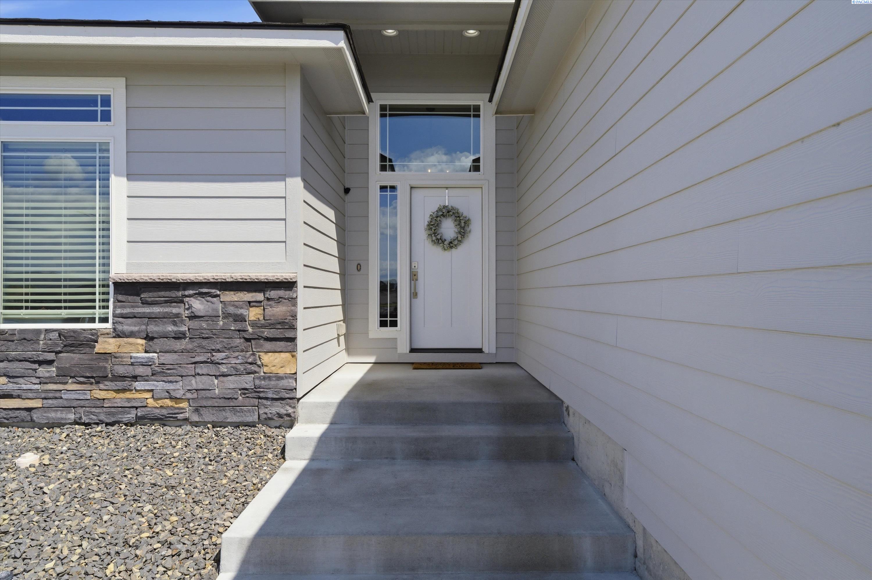 7207 Cornflower Dr, Pasco, WA 99301