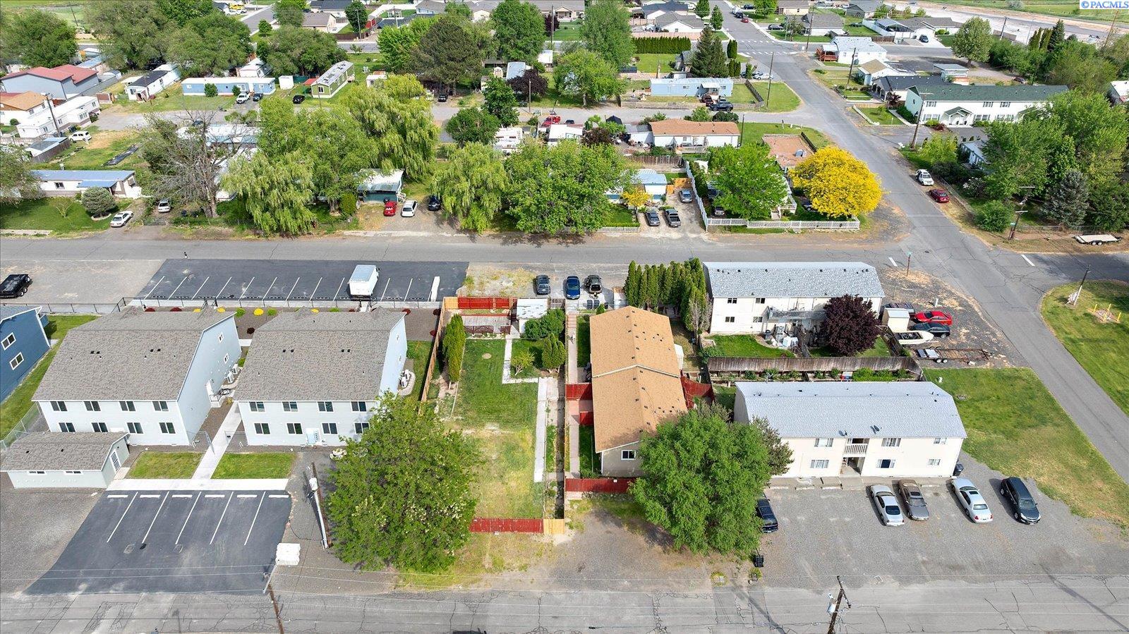 705 8th St, Benton City, WA 99320
