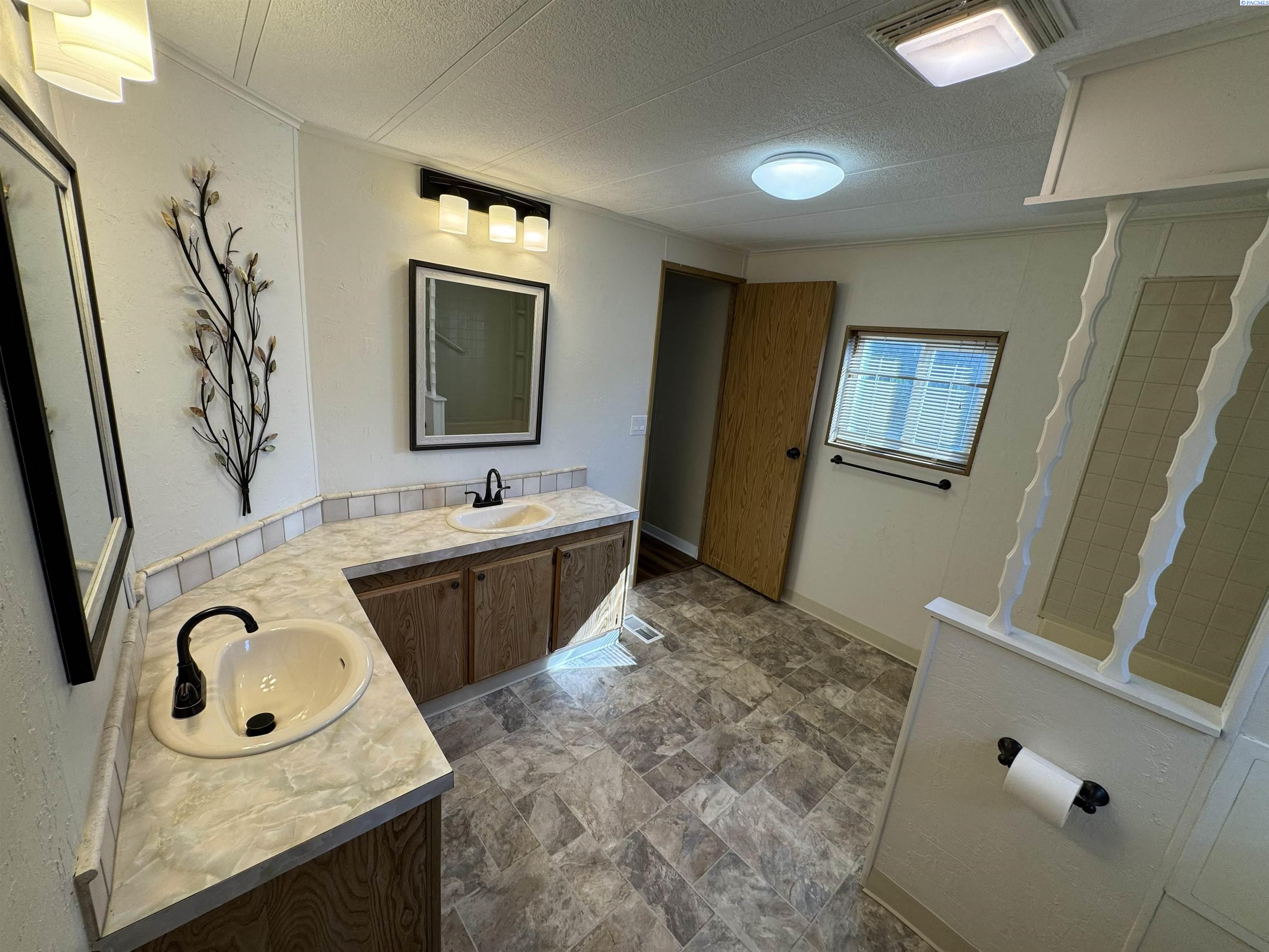 7901 Clearwater #124  #124, Kennewick, WA 99336