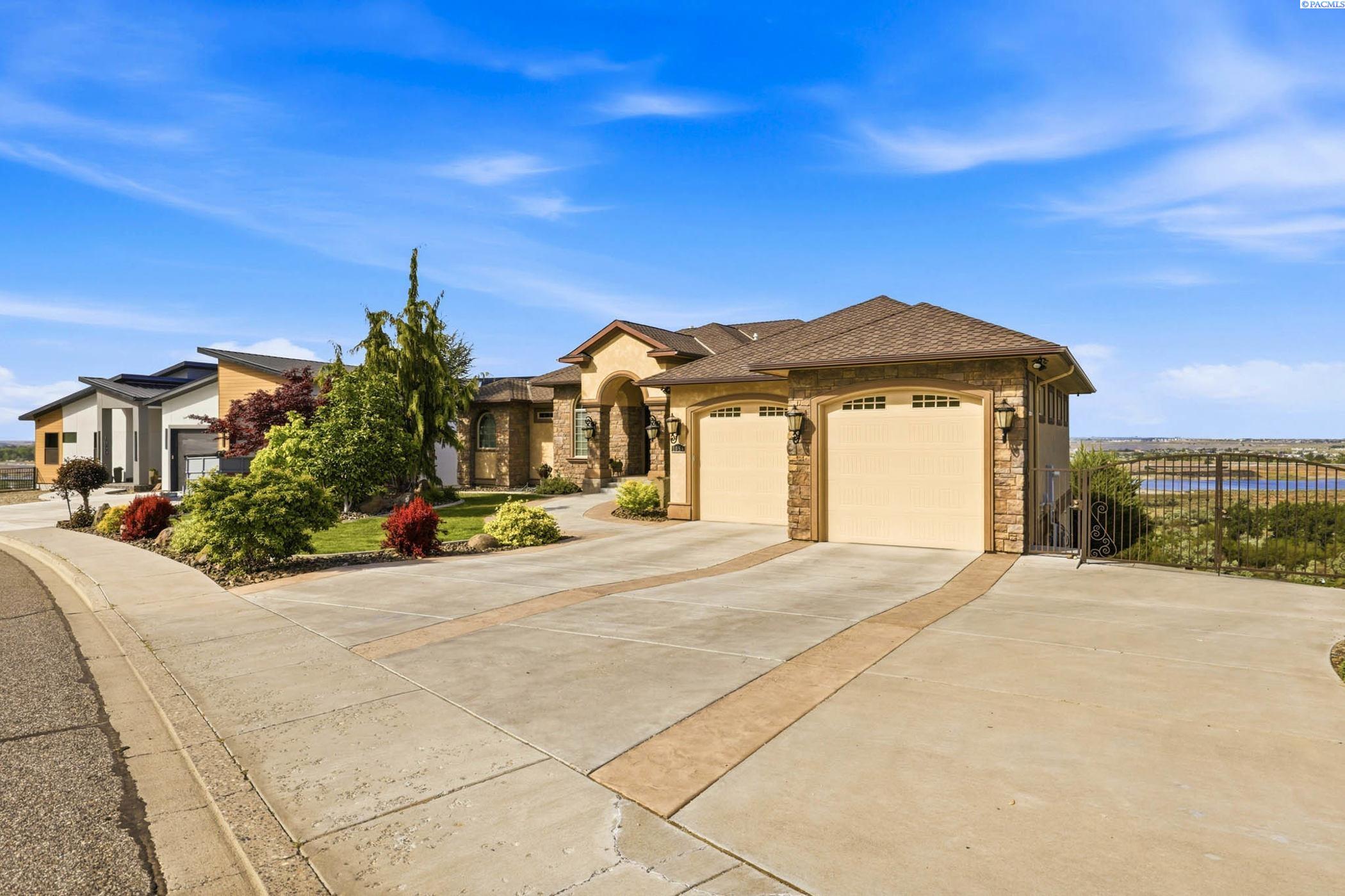 1056 Allenwhite Dr, Richland, WA 99352