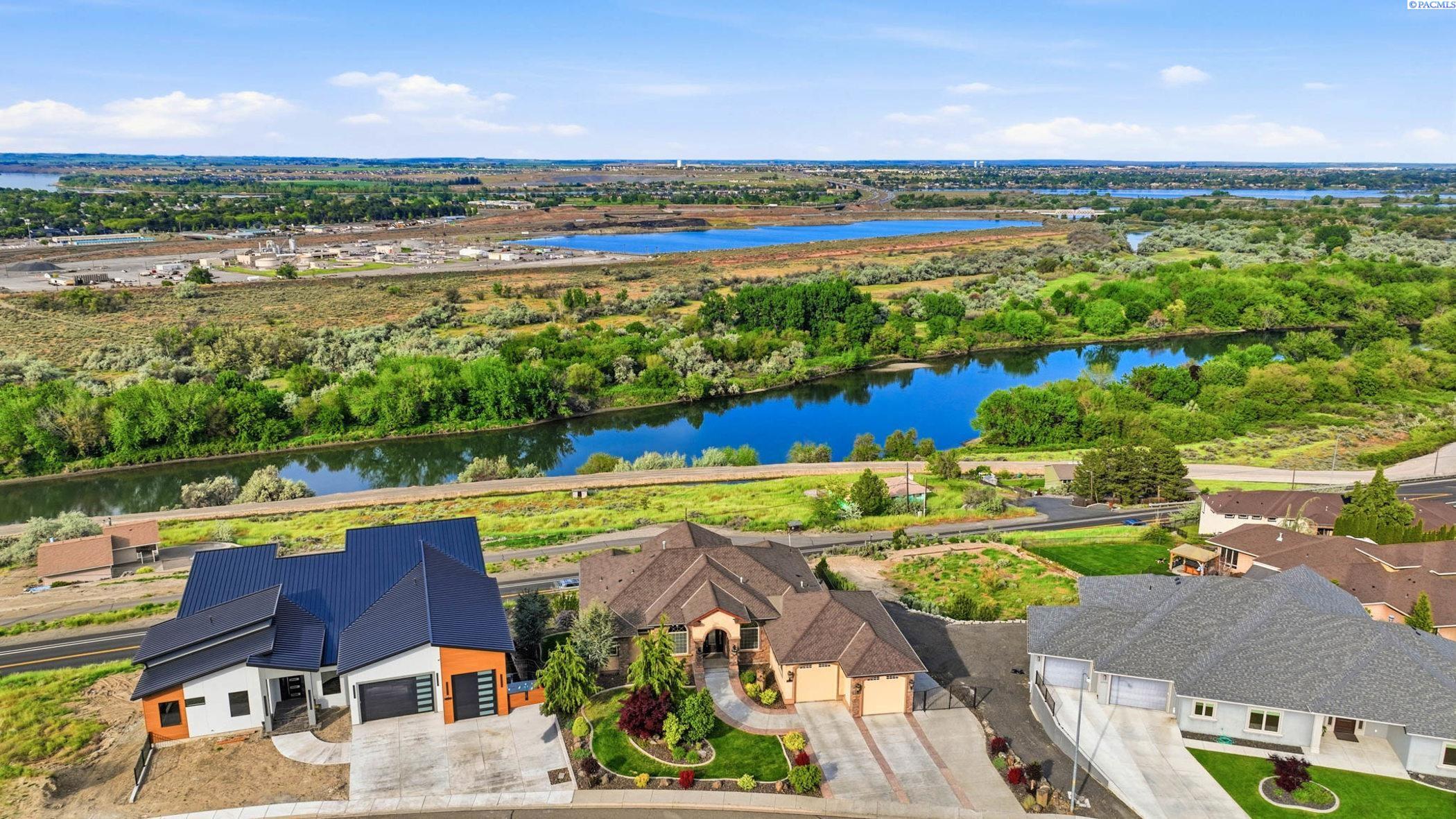 1056 Allenwhite Dr, Richland, WA 99352