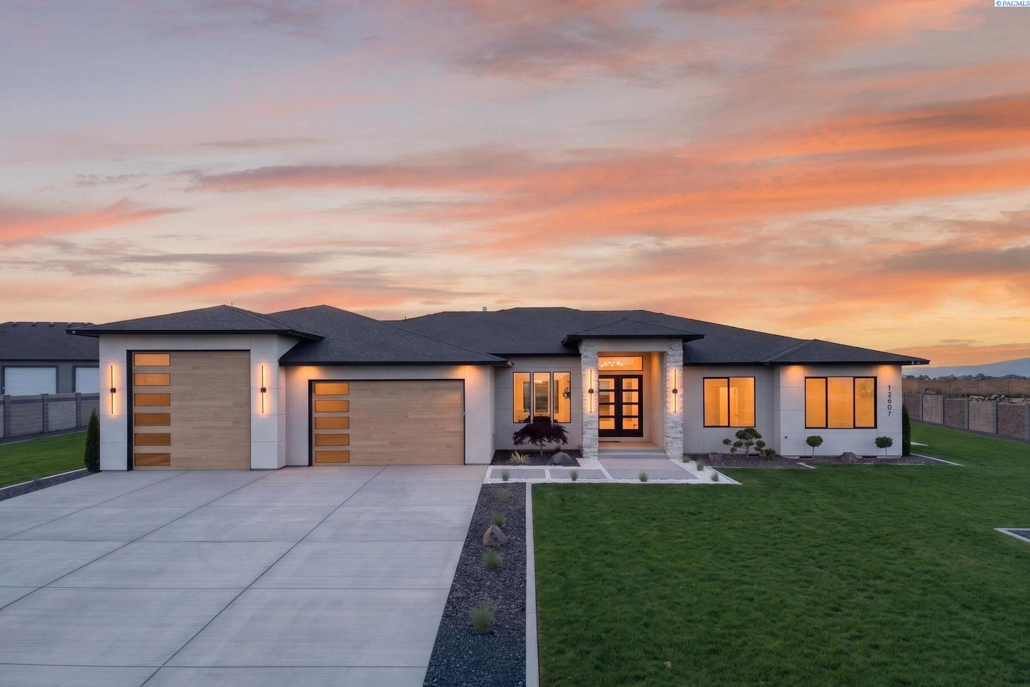 12407 Furlong Ln, Kennewick WA 99338