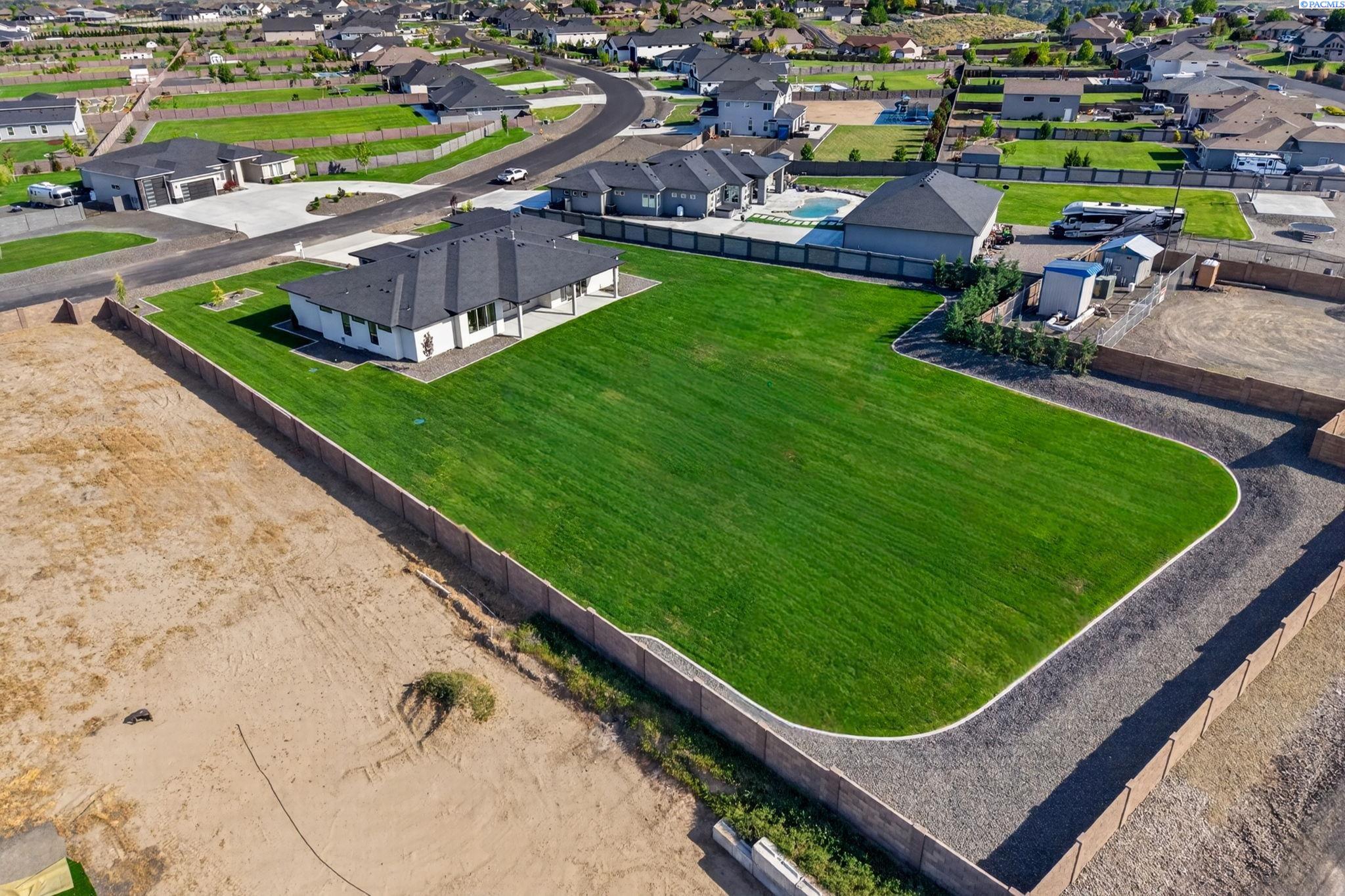 12407 Furlong Ln, Kennewick, WA 99338