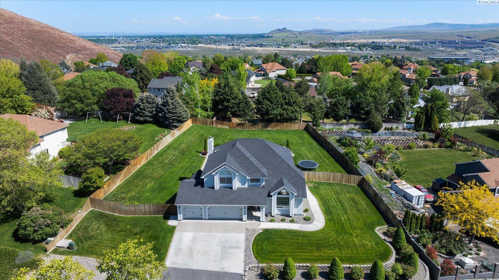 2780 Lapierre Canyon Dr, Kennewick, WA 99338