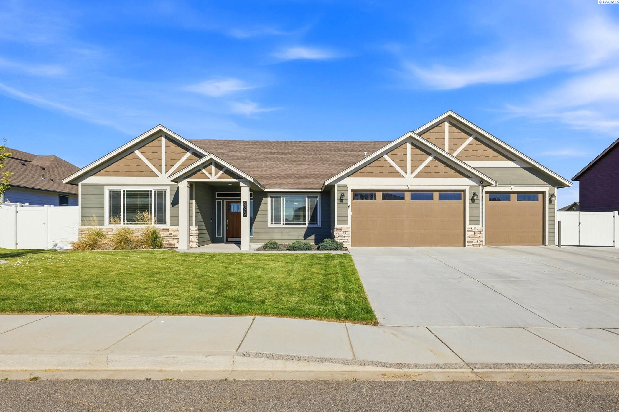 6079 Juneberry Dr, West Richland, WA 99353-5144