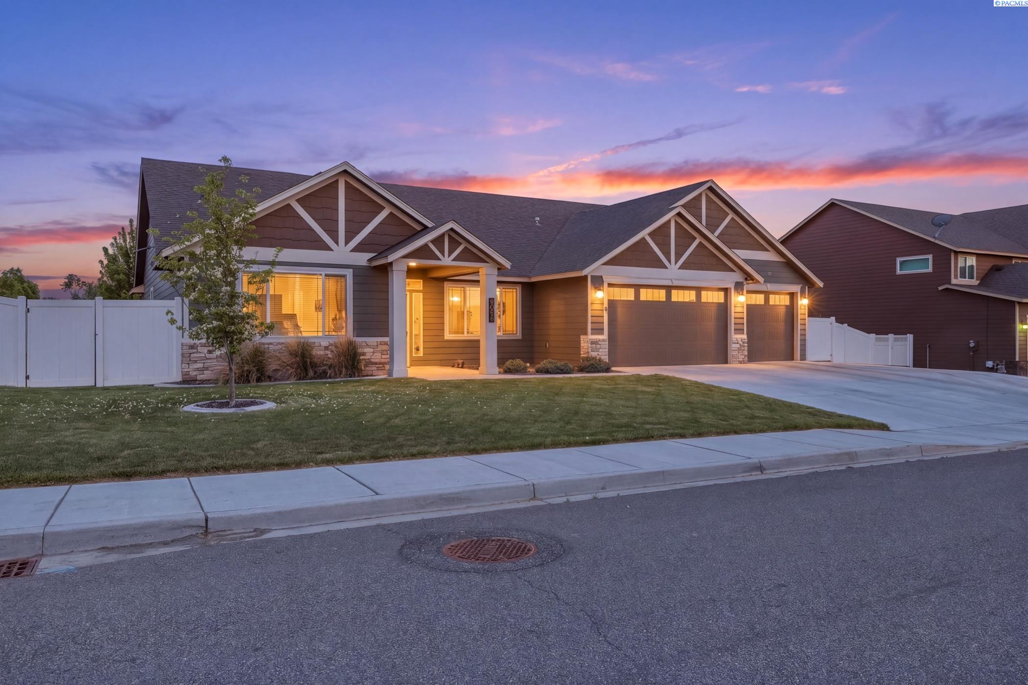6079 Juneberry Dr, West Richland, WA 99353-5144
