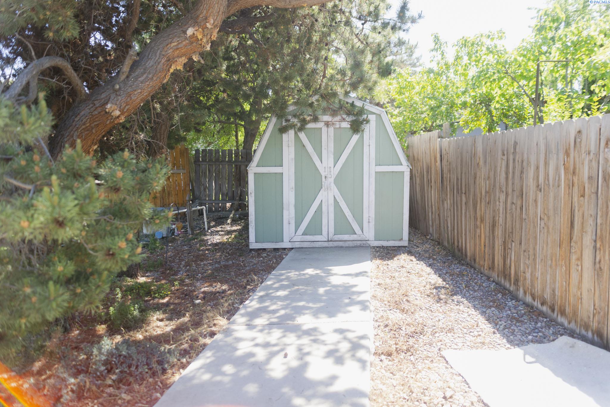 5015 6th Pl, Kennewick, WA 99336