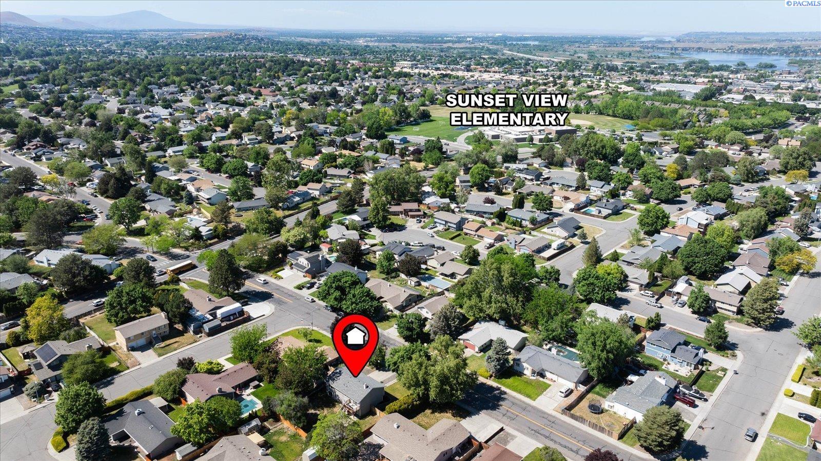 8309 Deschutes Ave, Kennewick, WA 99336