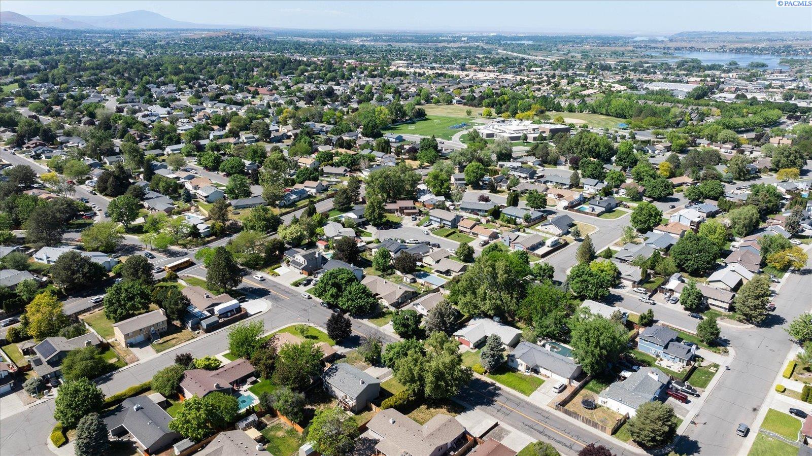 8309 Deschutes Ave, Kennewick, WA 99336