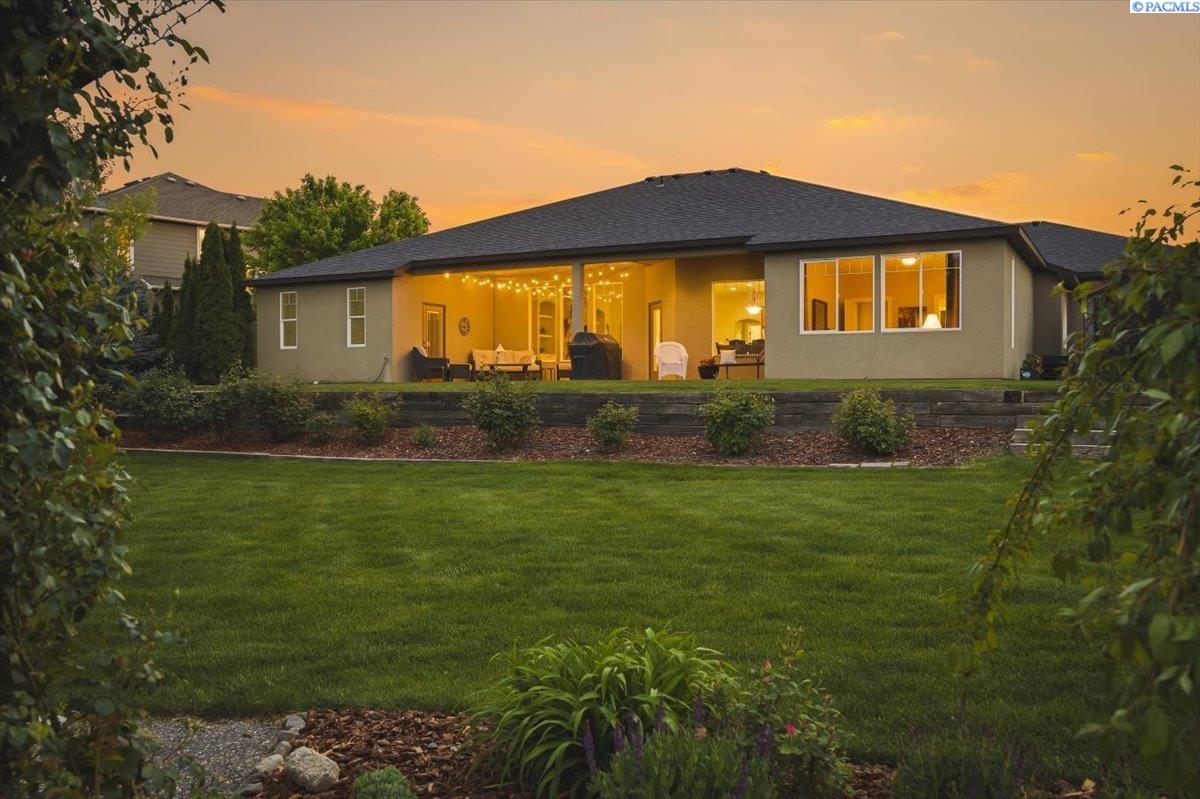 2902 Sunshine Ridge Rd, Richland, WA 99352