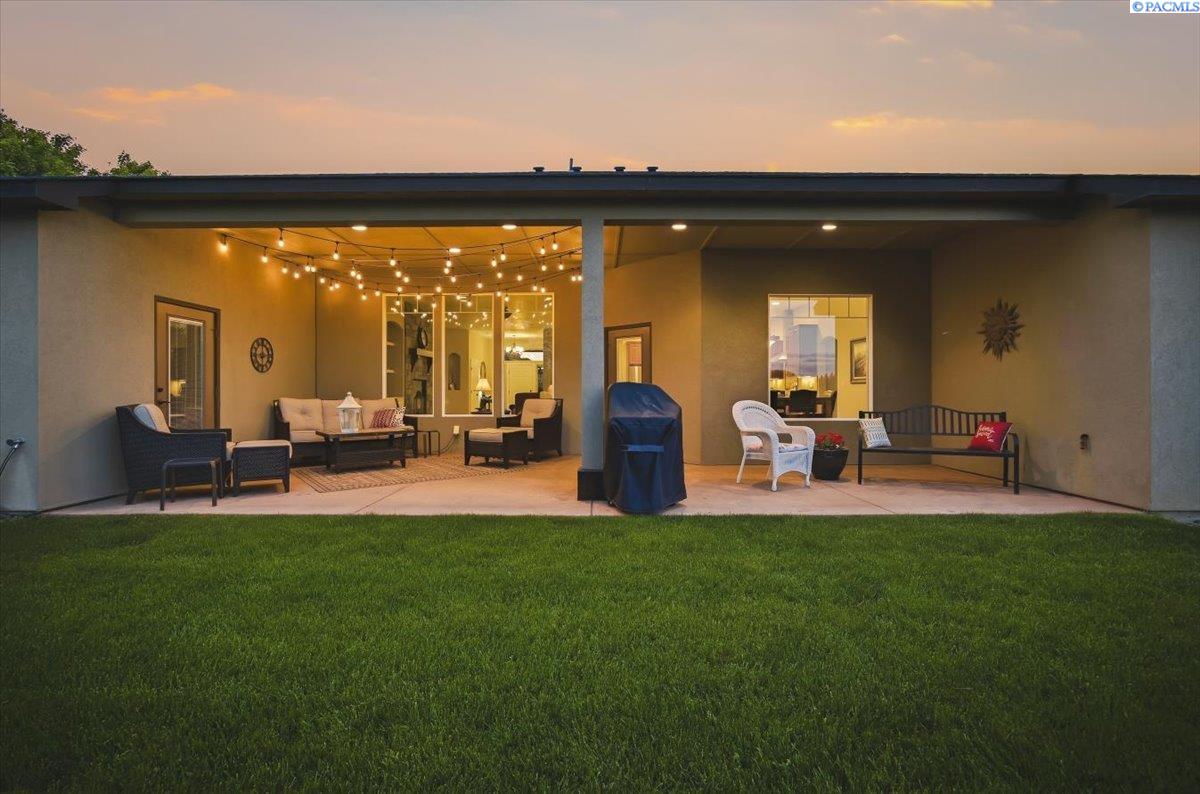 2902 Sunshine Ridge Rd, Richland, WA 99352
