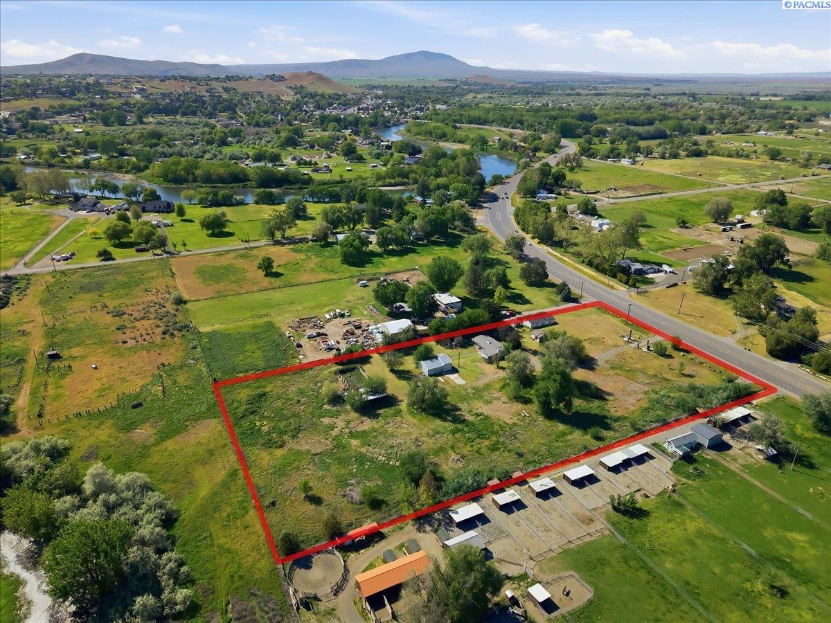 2723 Van Giesen, West Richland, WA 99354-4930